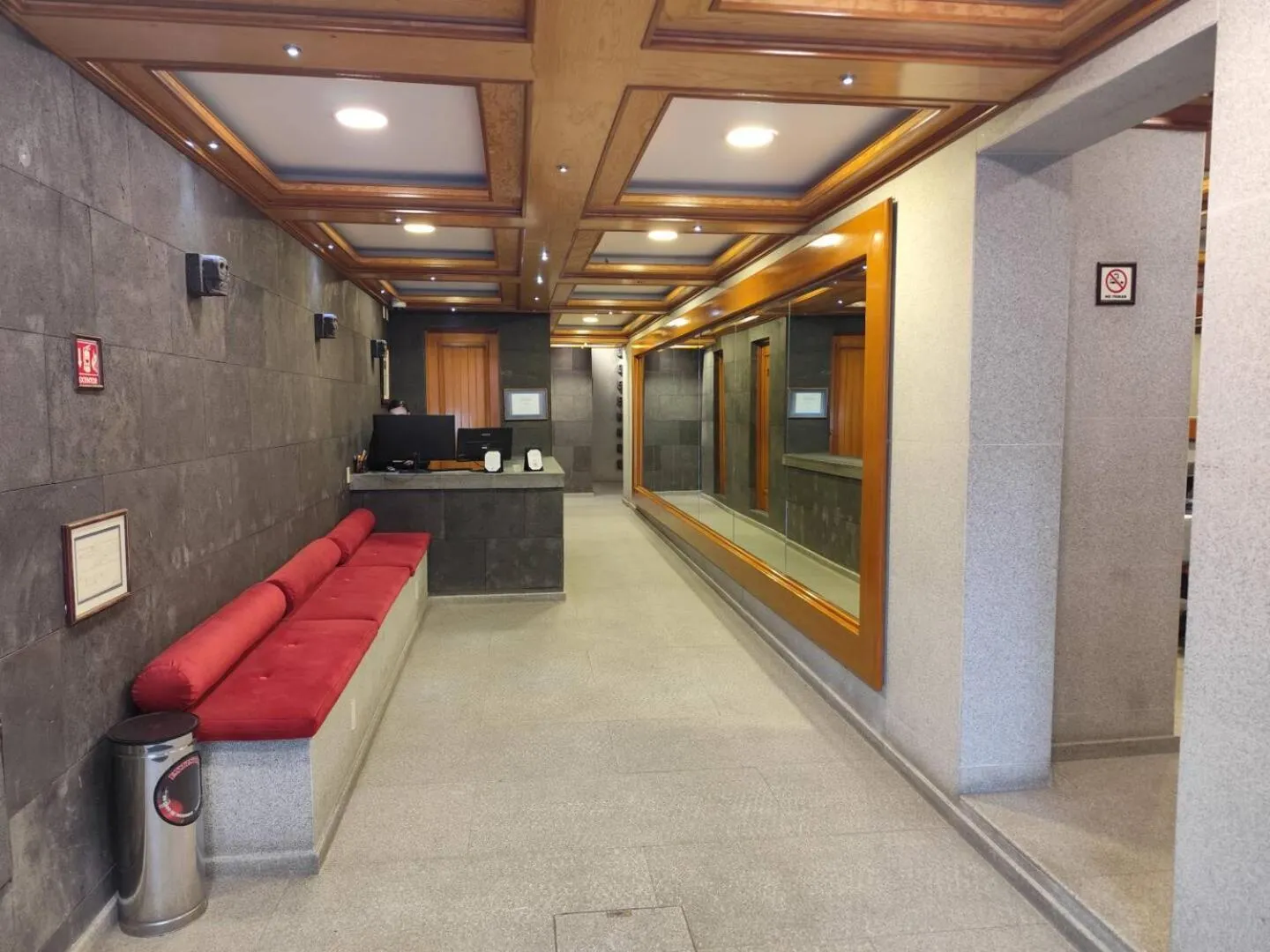 Lobby or reception in Hotel Parque España