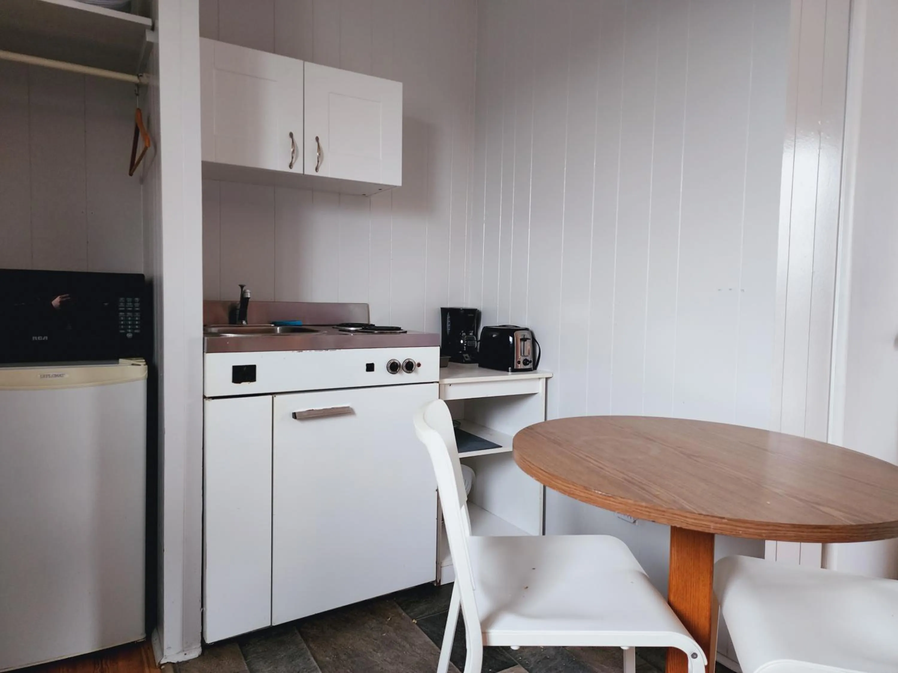 Kitchen or kitchenette in Motel de la mer