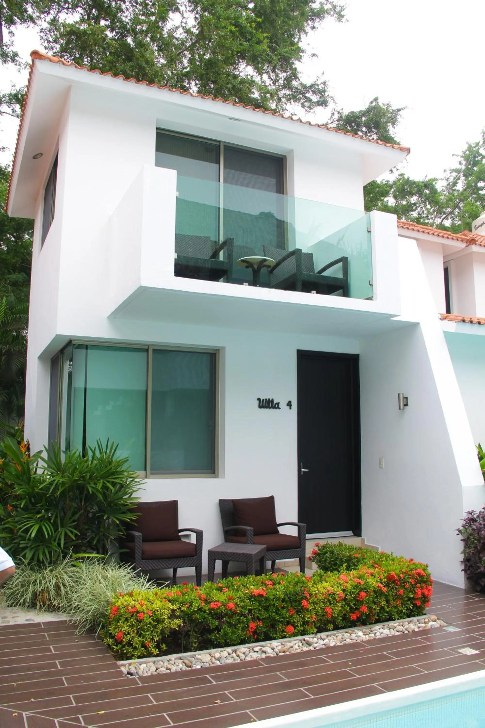 Property building in Villas Maria Isabel