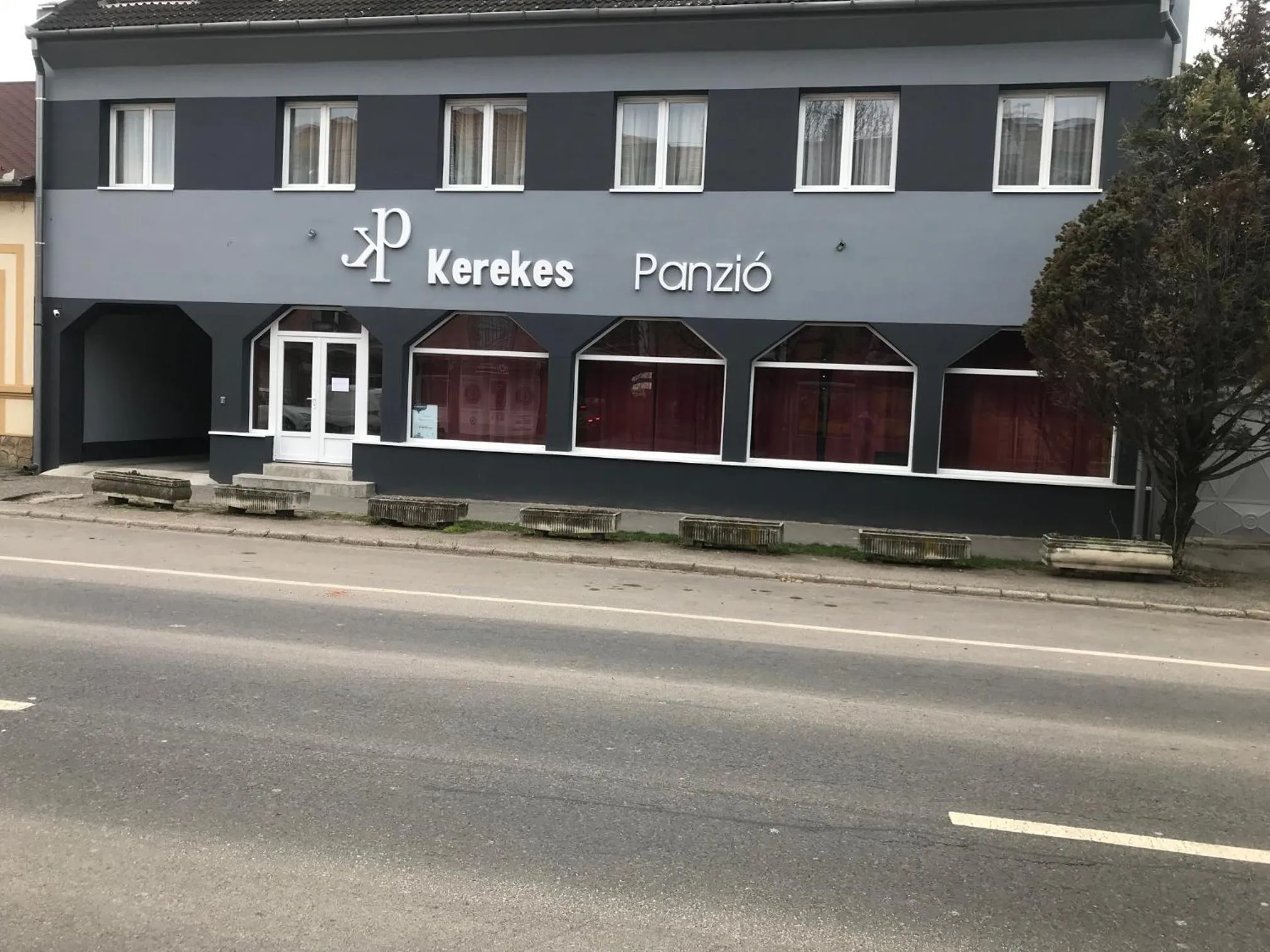 Property building in Kerekes Panzió és Étterem