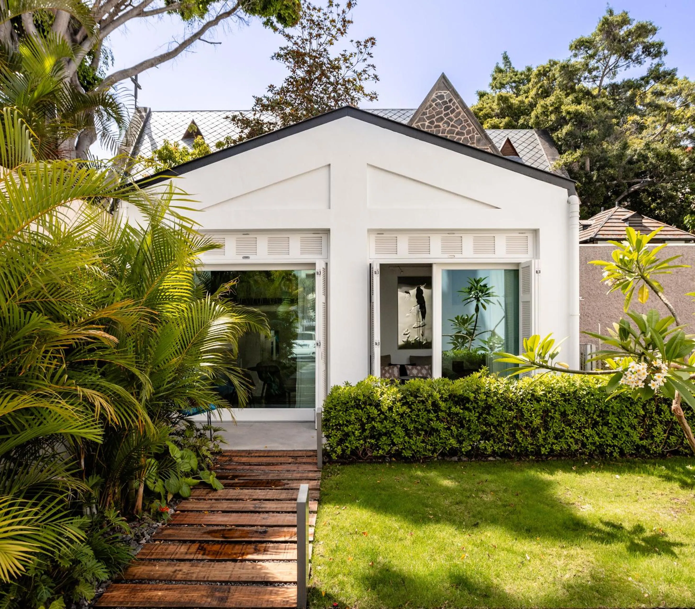 Property building in The Park Suites by IRES LAR