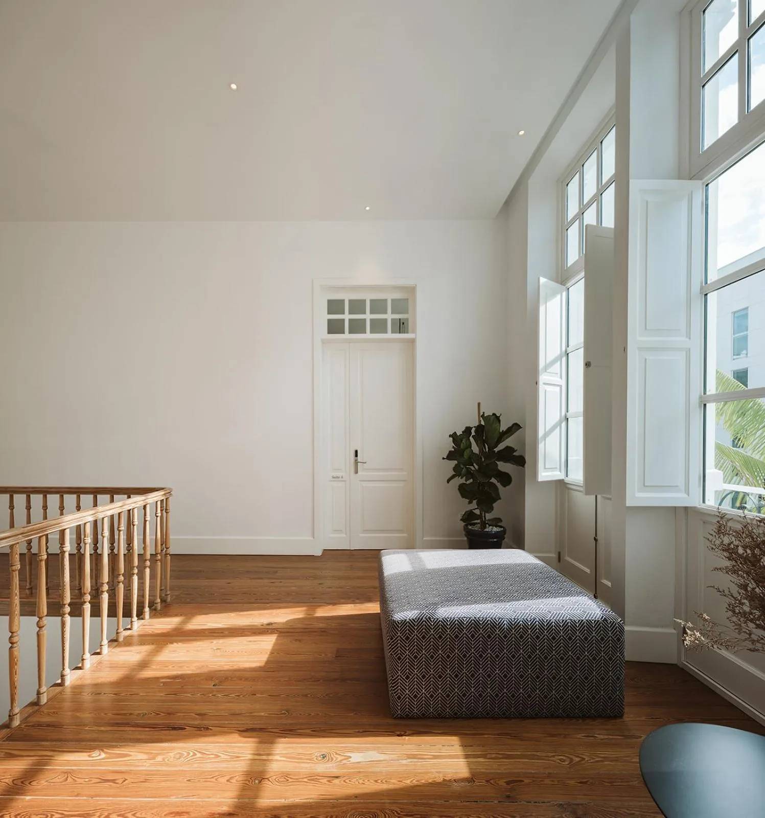 Lobby or reception, Bed in The Park Suites by IRES LAR