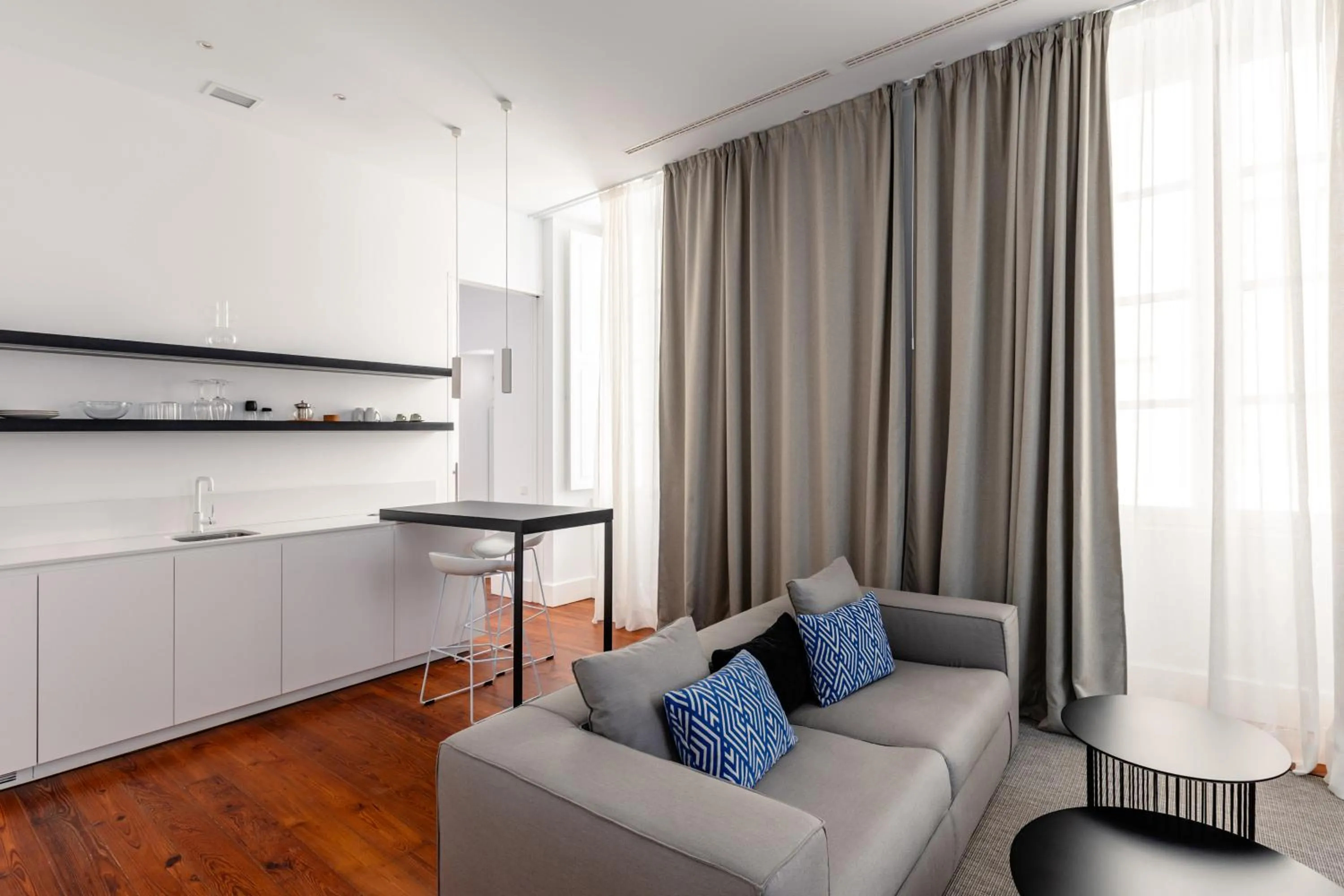 Kitchen or kitchenette in The Park Suites by IRES LAR