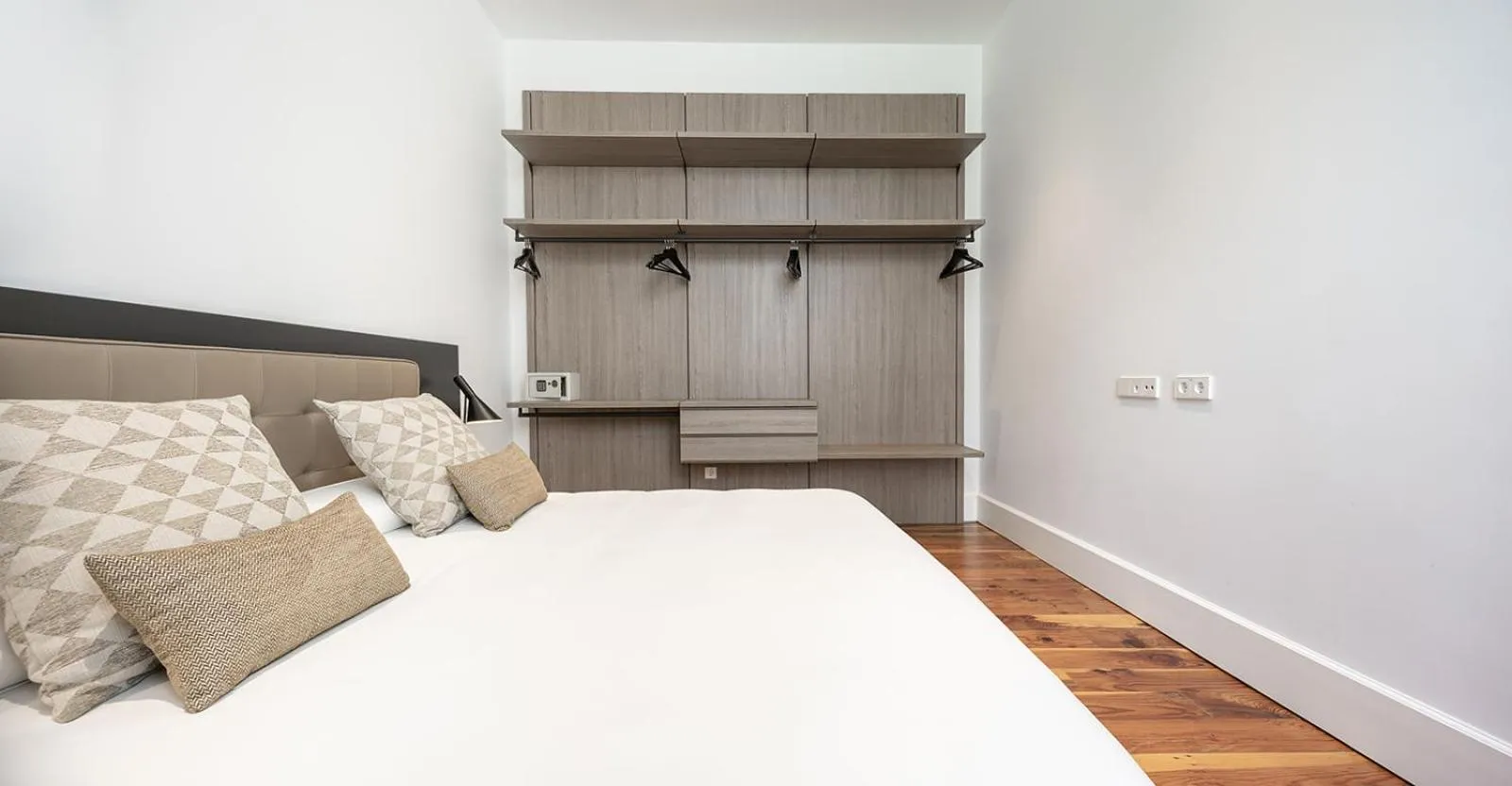 Bed in The Park Suites by IRES LAR