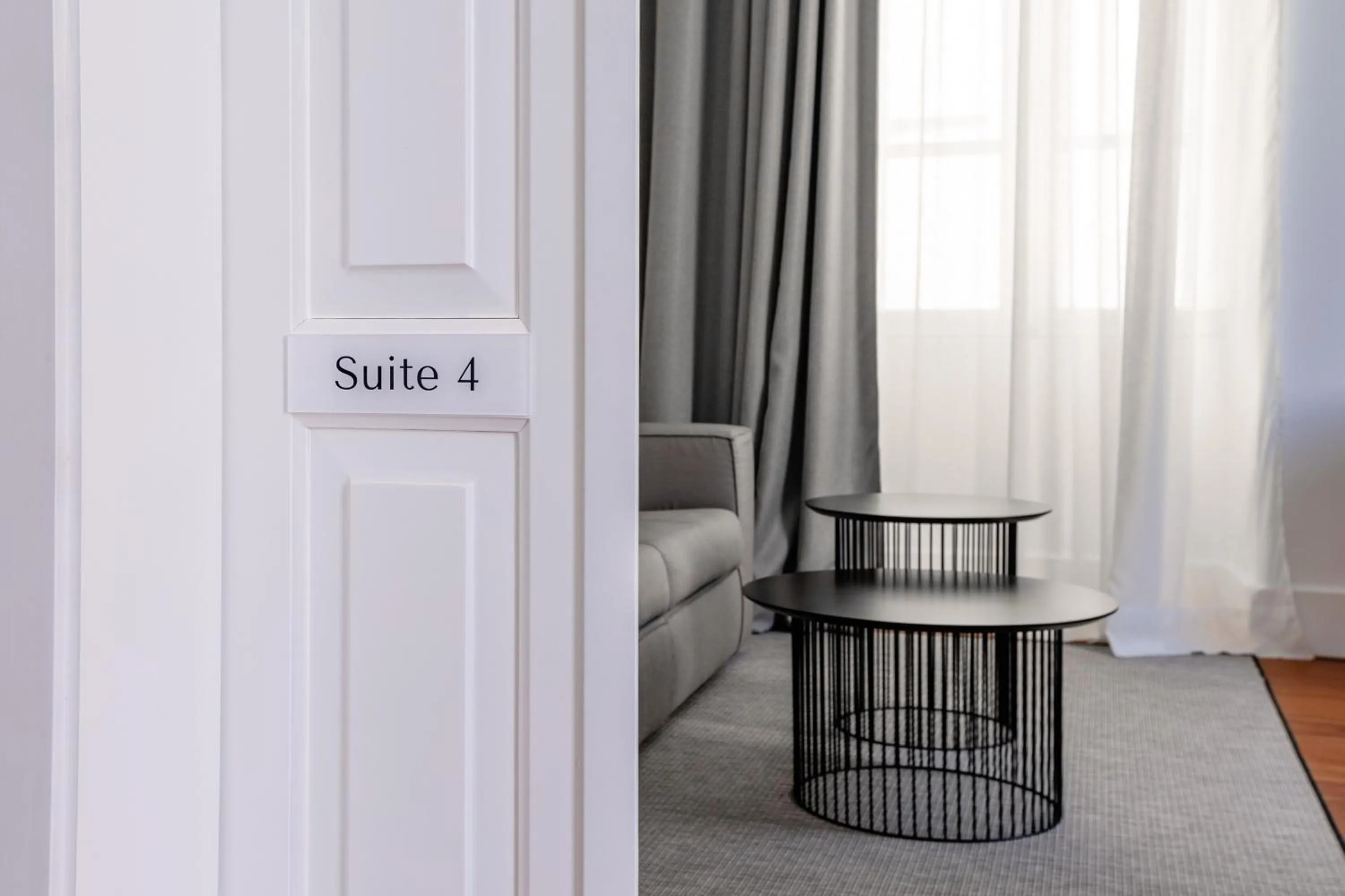 Living room in The Park Suites by IRES LAR