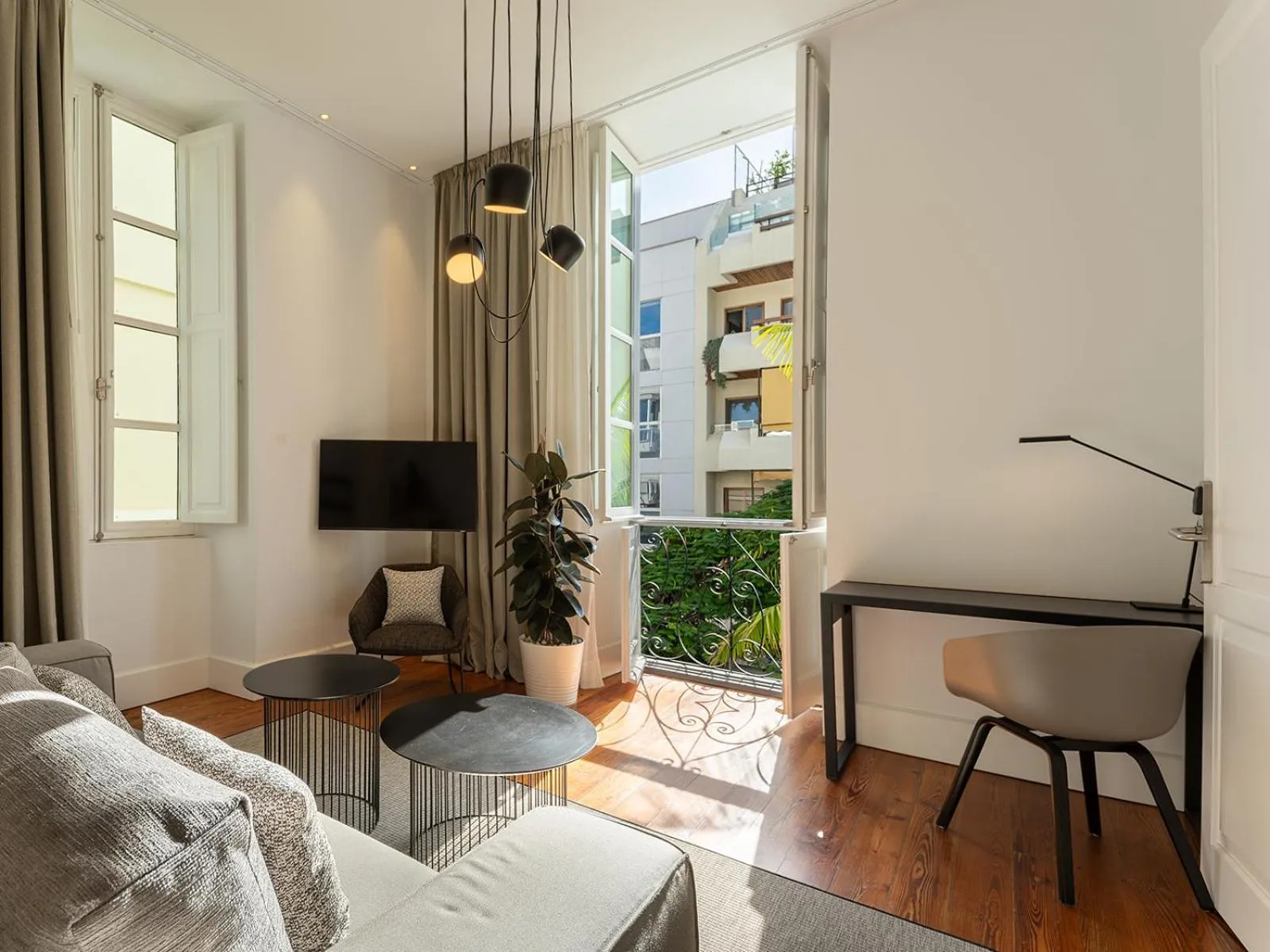 TV and multimedia in The Park Suites by IRES LAR