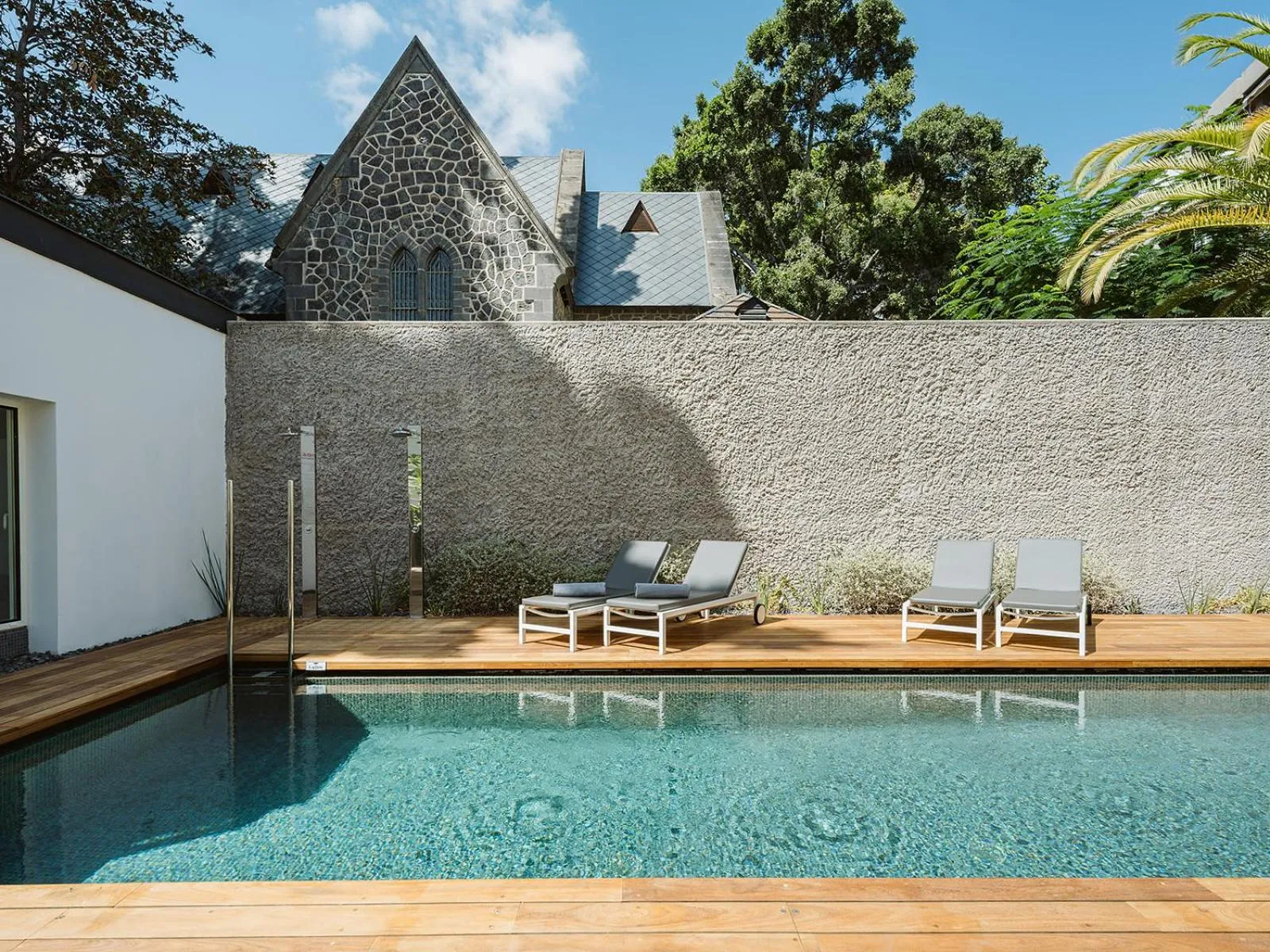 Pool view in The Park Suites by IRES LAR