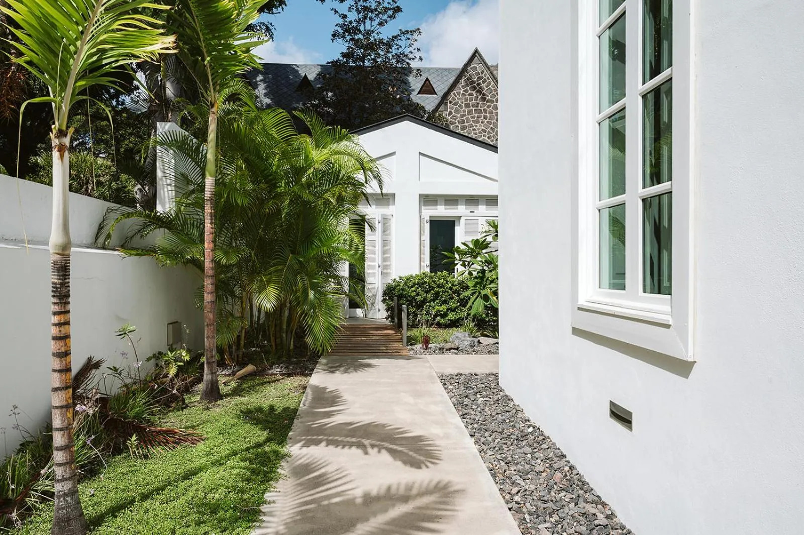 Facade/entrance in The Park Suites by IRES LAR