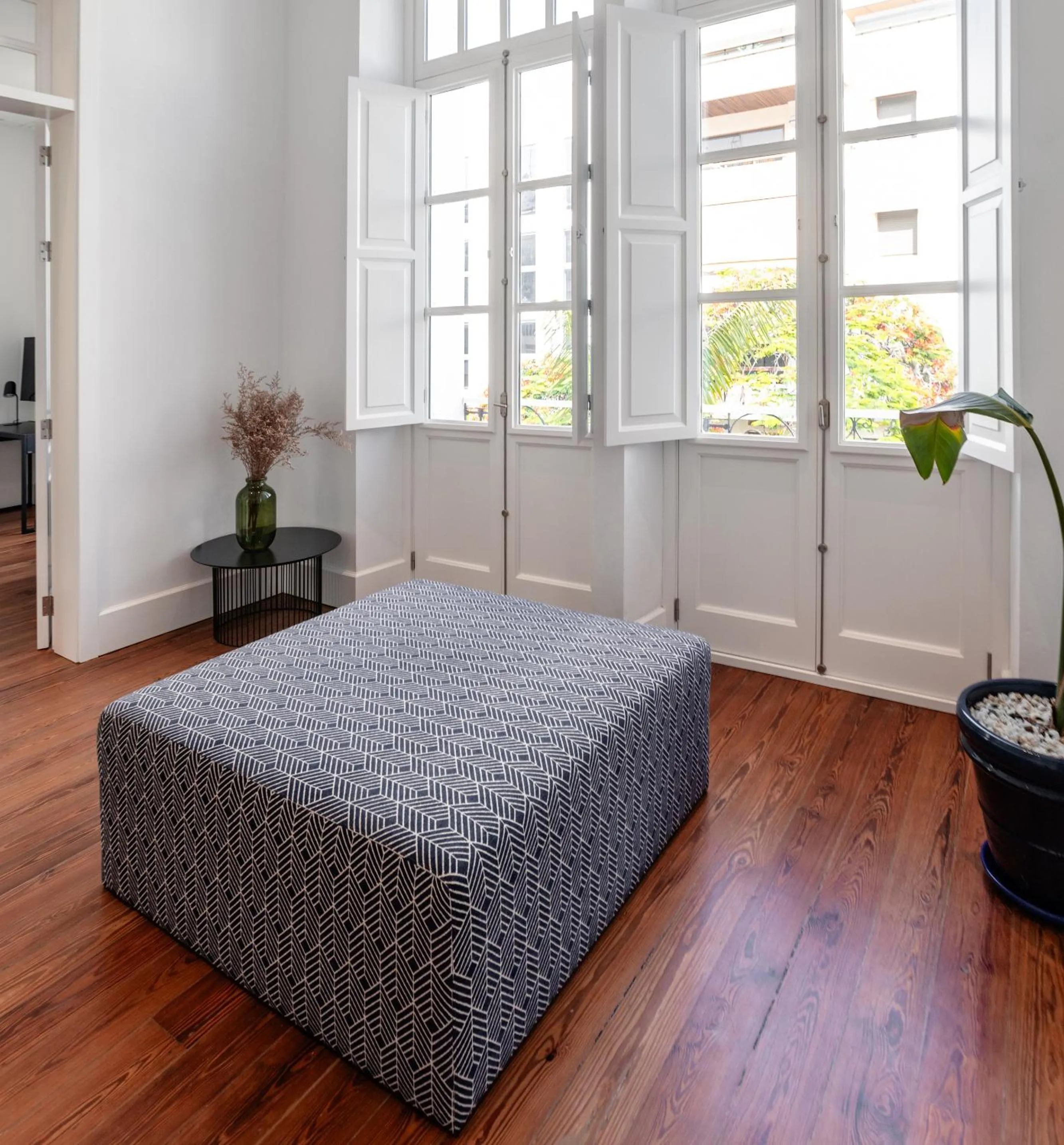 Area and facilities, Bed in The Park Suites by IRES LAR