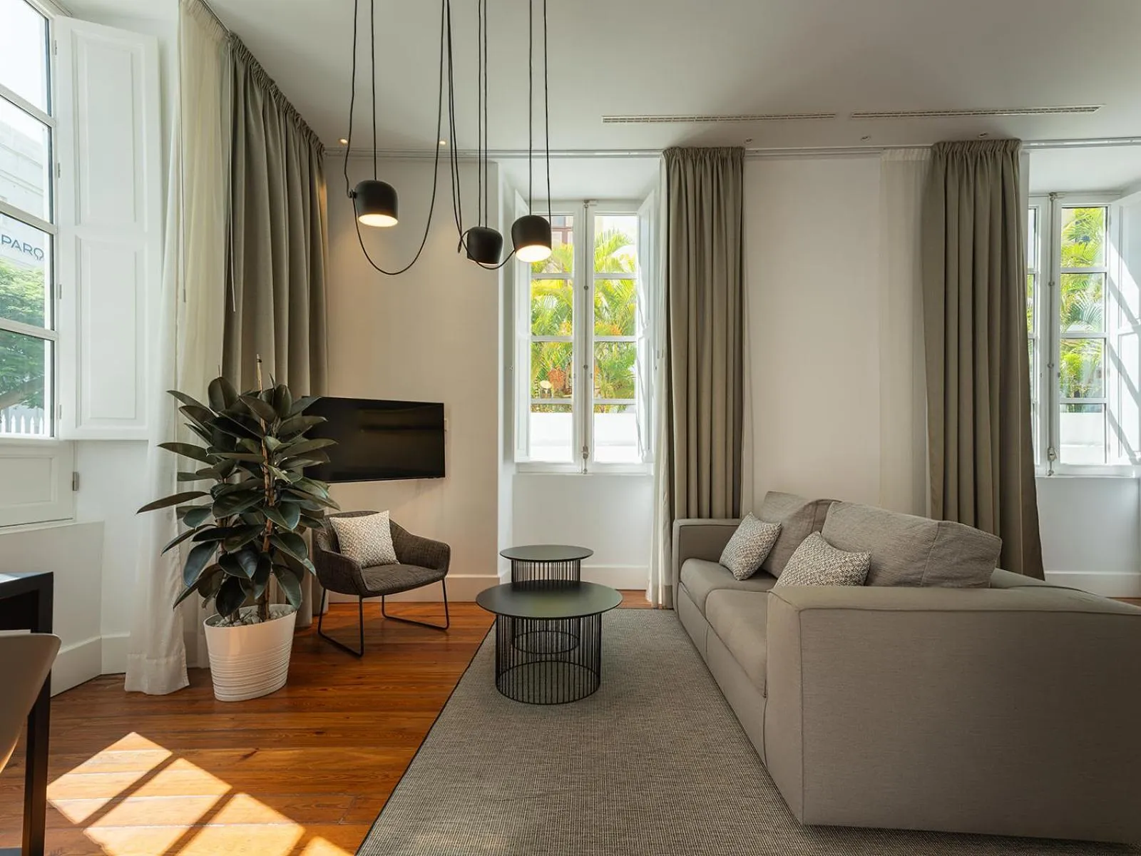 TV and multimedia in The Park Suites by IRES LAR