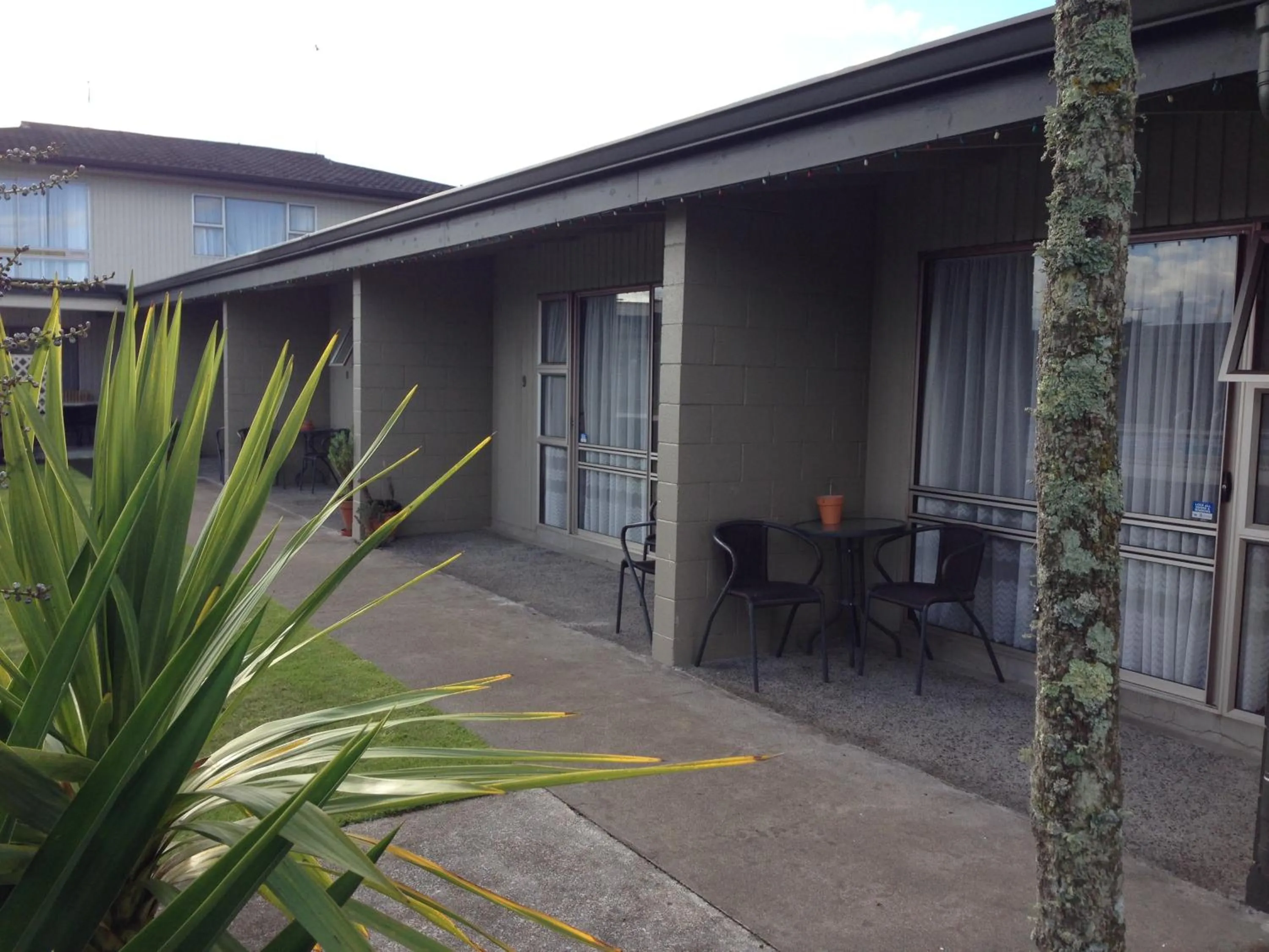 Balcony/Terrace in Thornton Lodge Motel