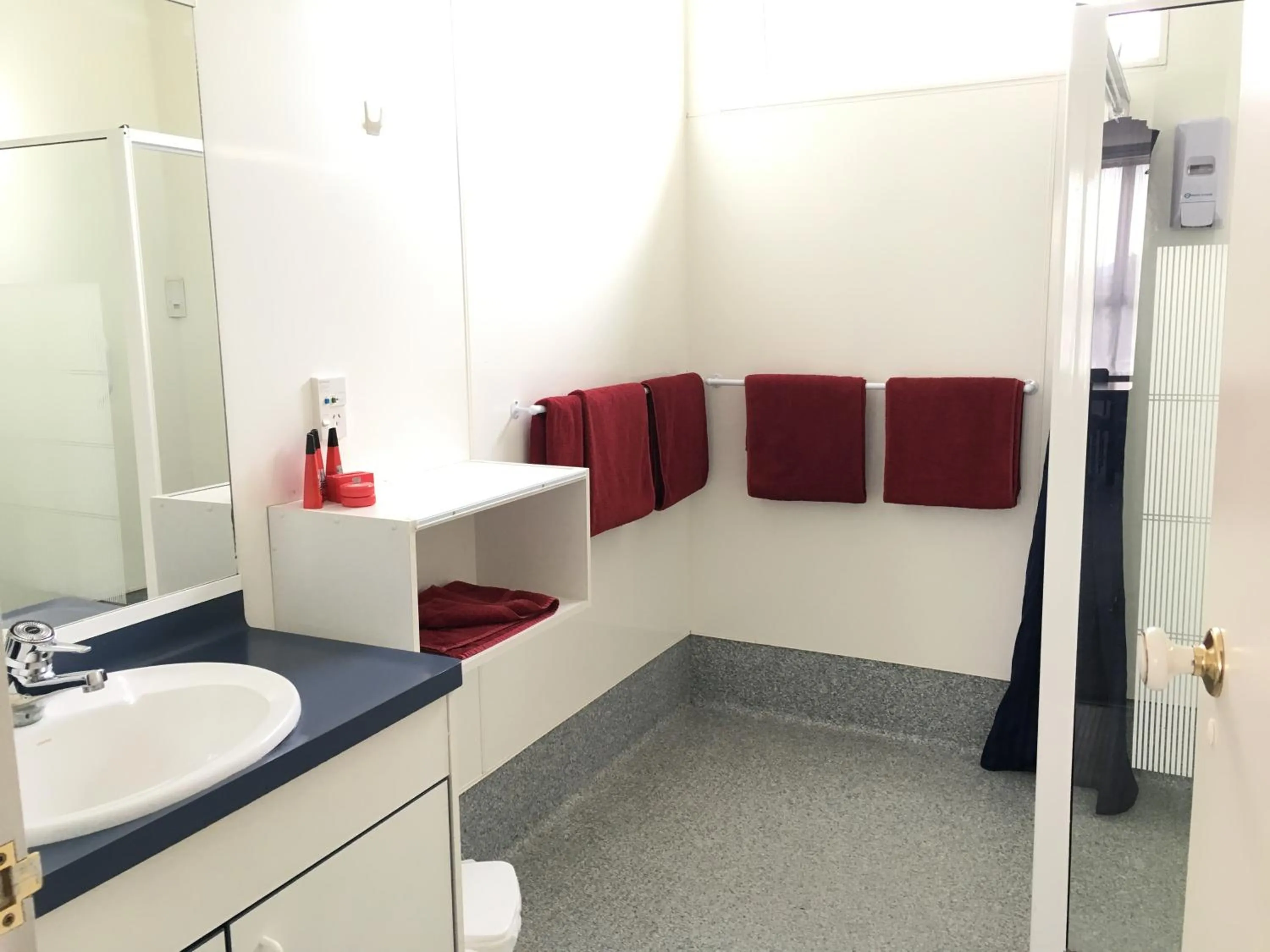 Thornton Lodge Motel