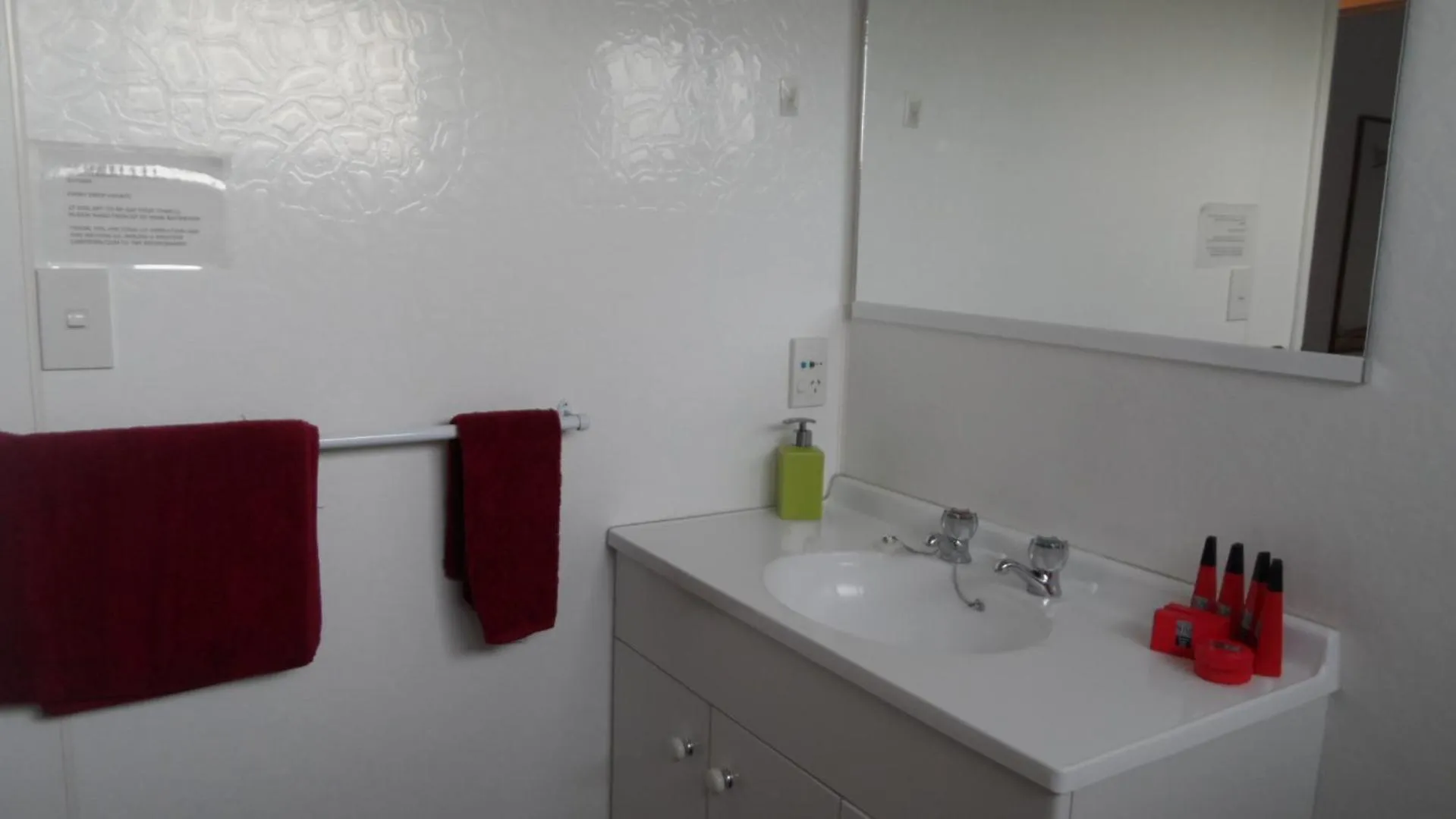 Thornton Lodge Motel