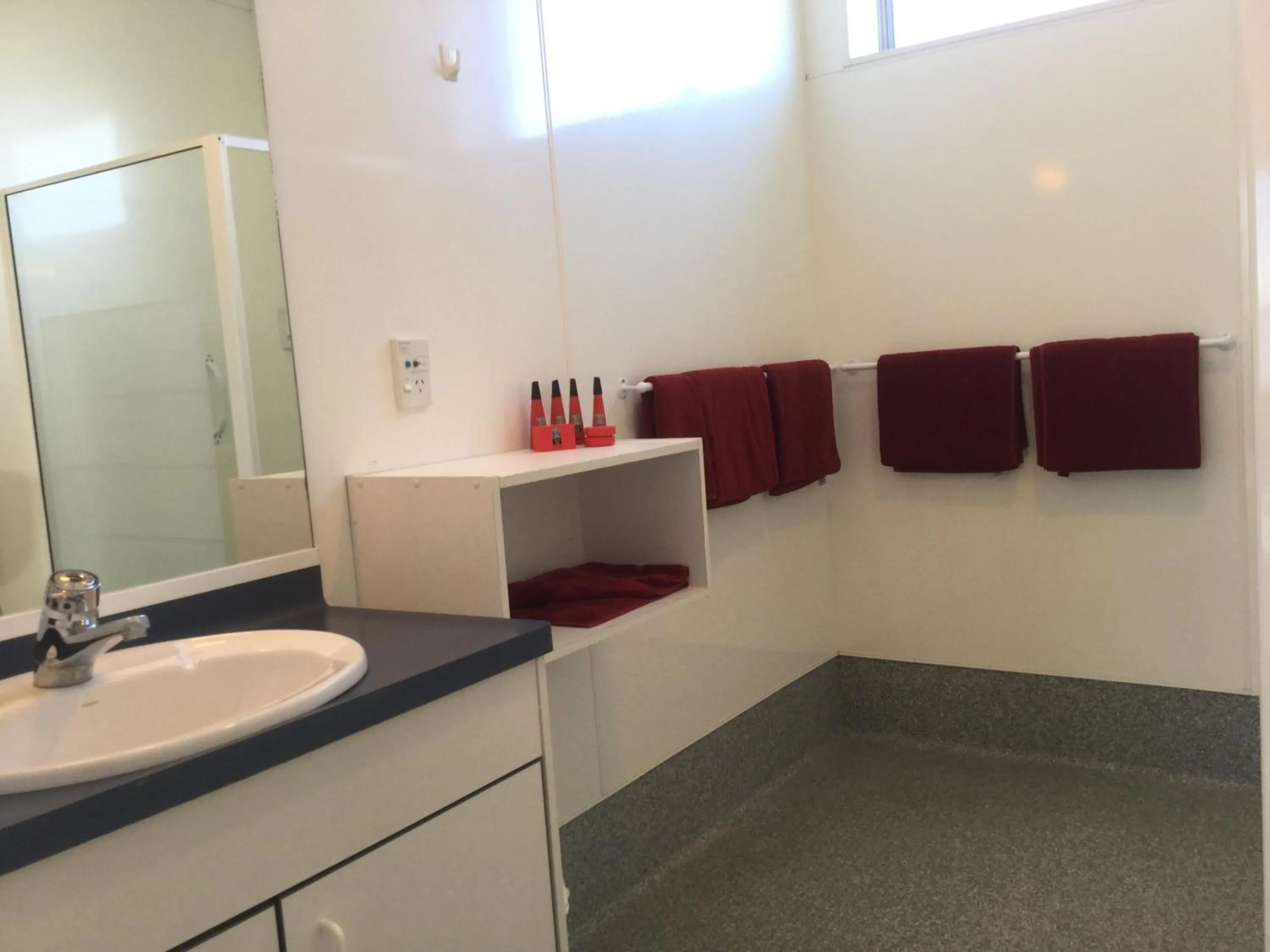 Thornton Lodge Motel