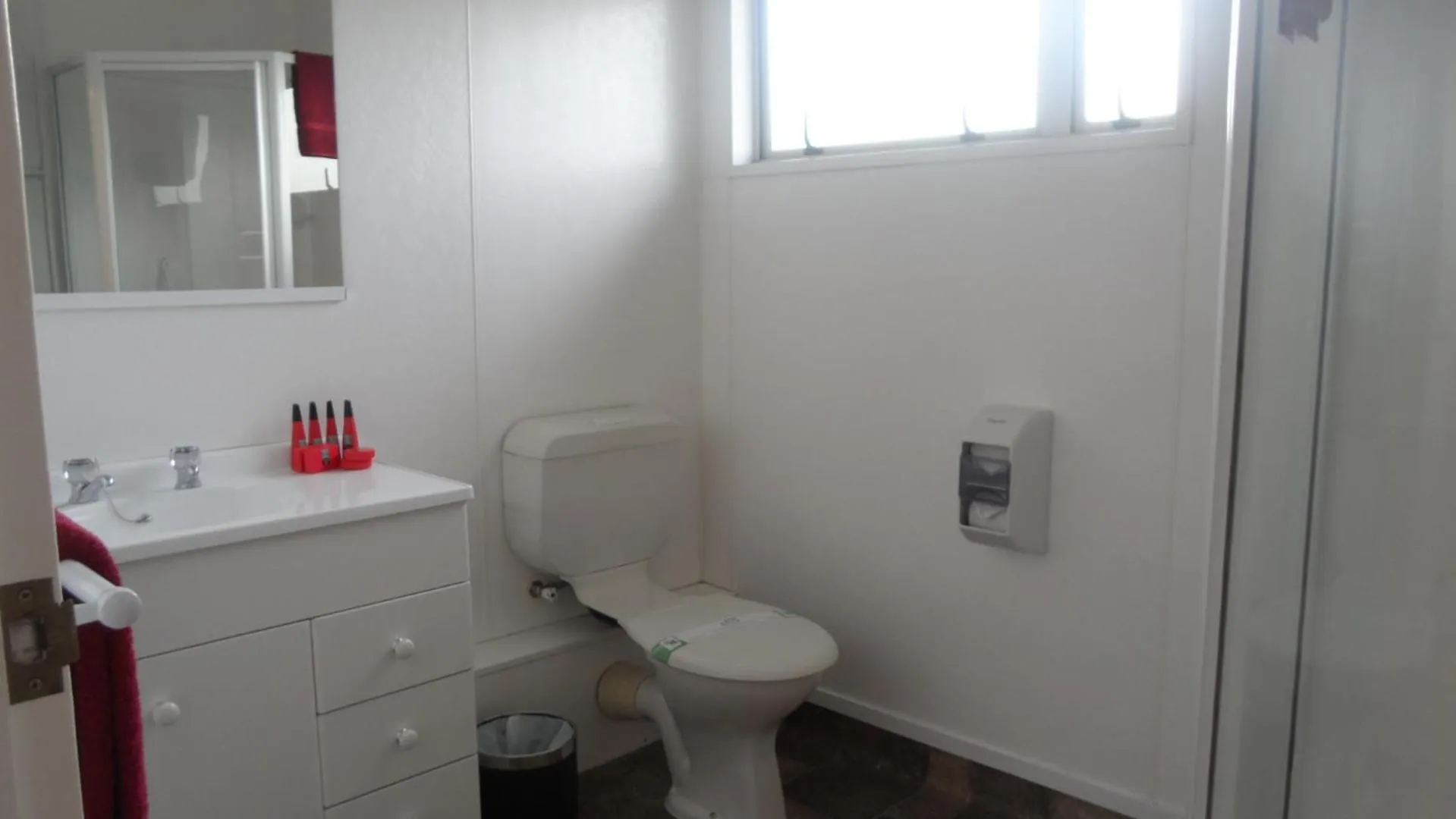 Thornton Lodge Motel