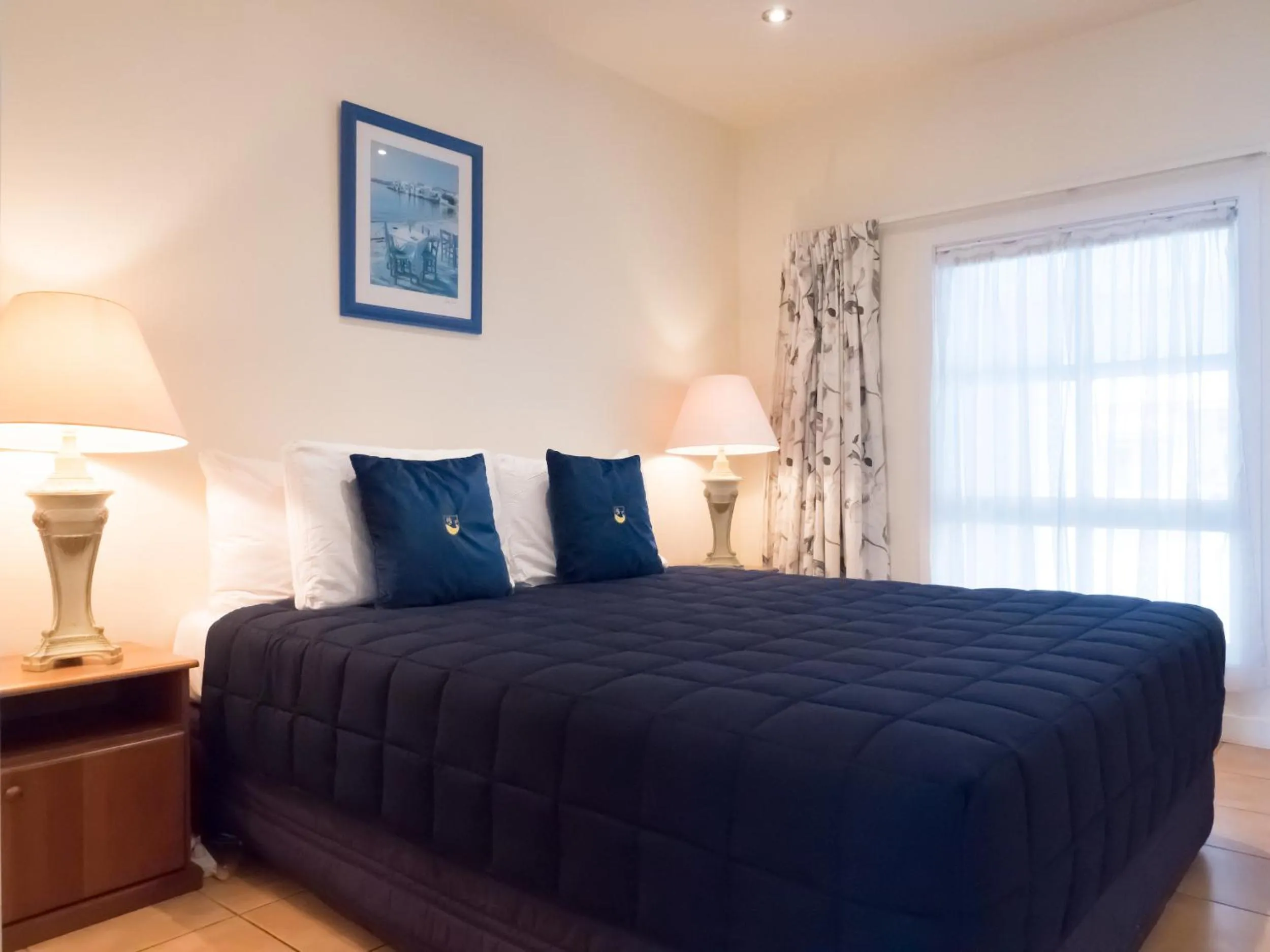 Bed in Commodores Lodge