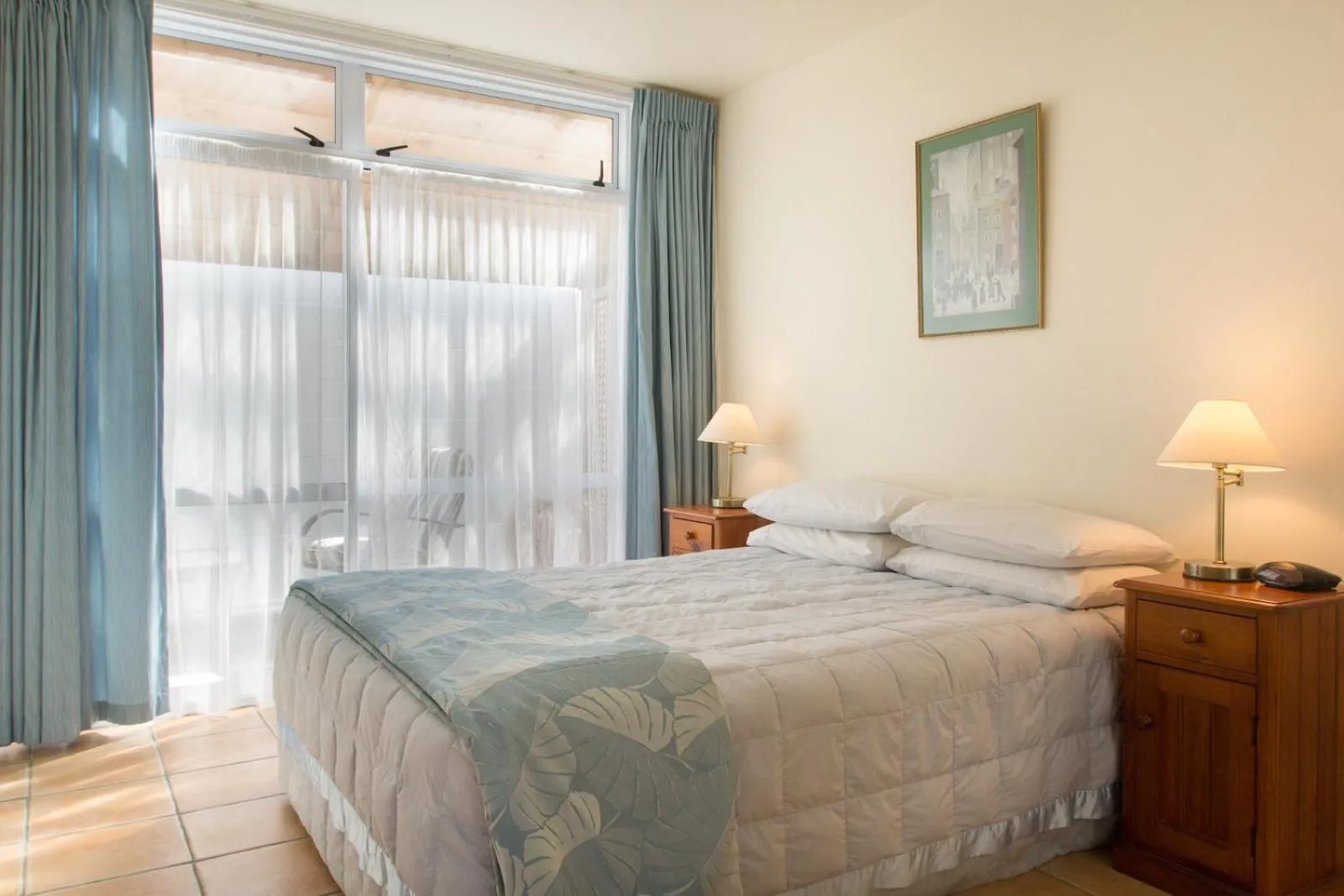 Bed in Commodores Lodge