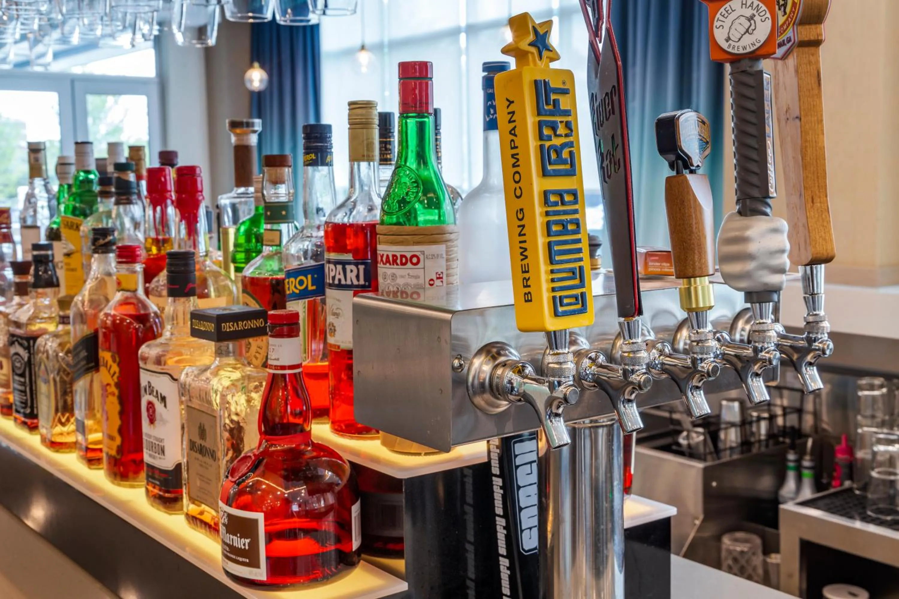 Lounge or bar in Cambria Hotel Columbia Downtown the Vista