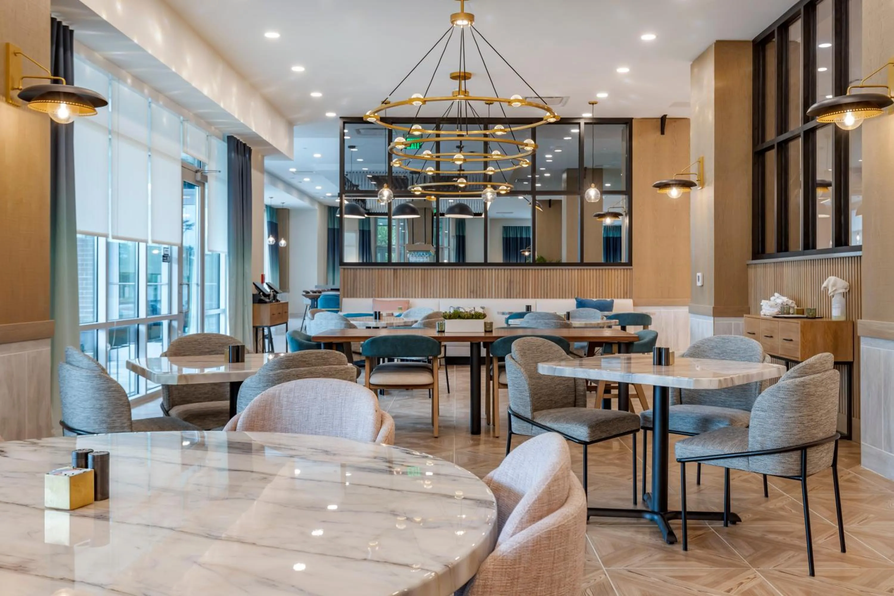 Restaurant/places to eat in Cambria Hotel Columbia Downtown the Vista