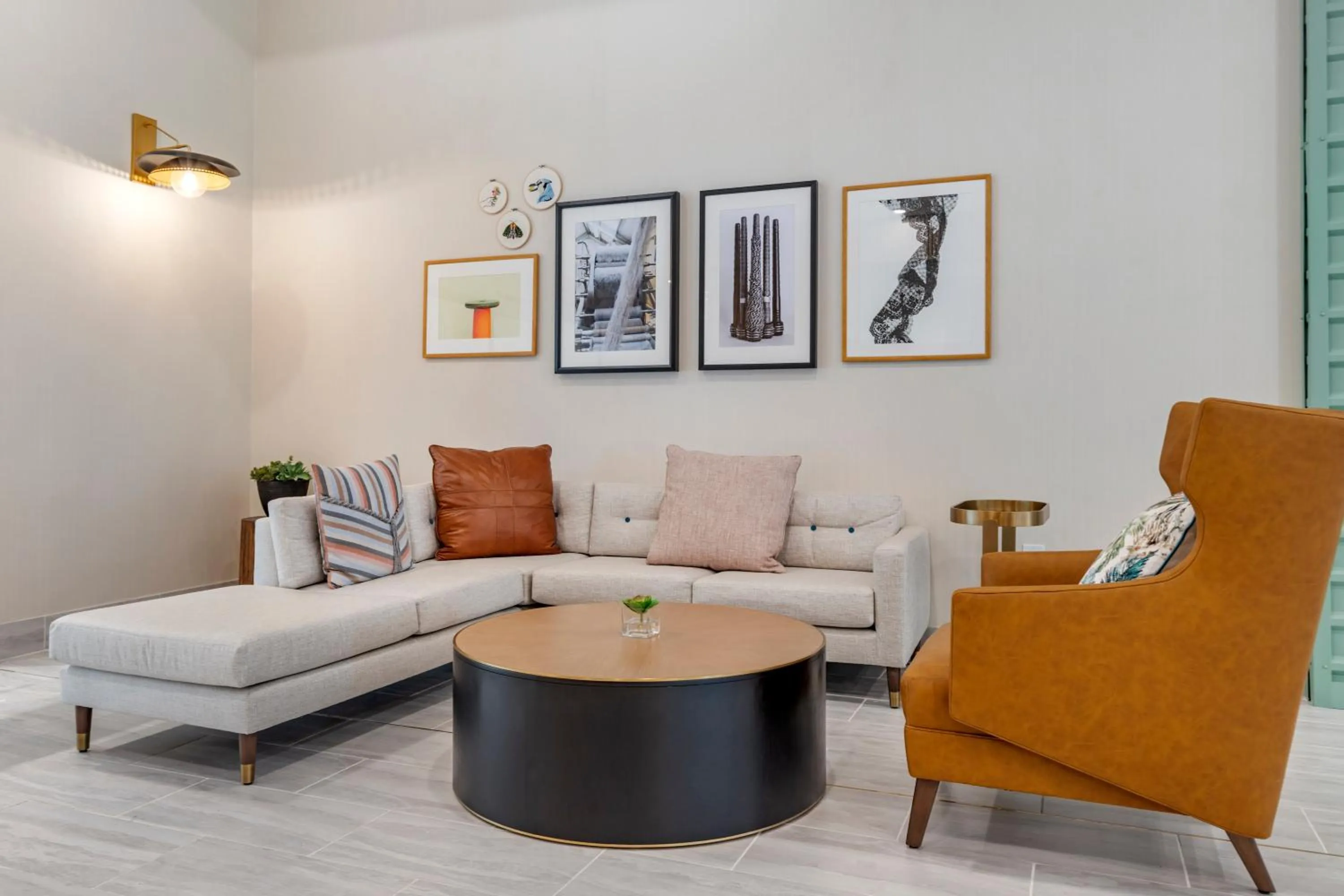 Seating area in Cambria Hotel Columbia Downtown the Vista