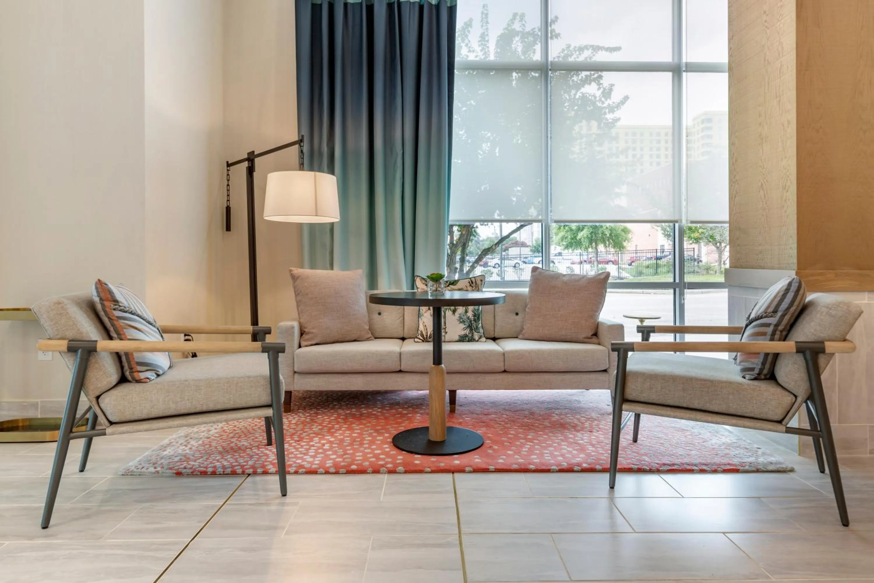 Seating area in Cambria Hotel Columbia Downtown the Vista