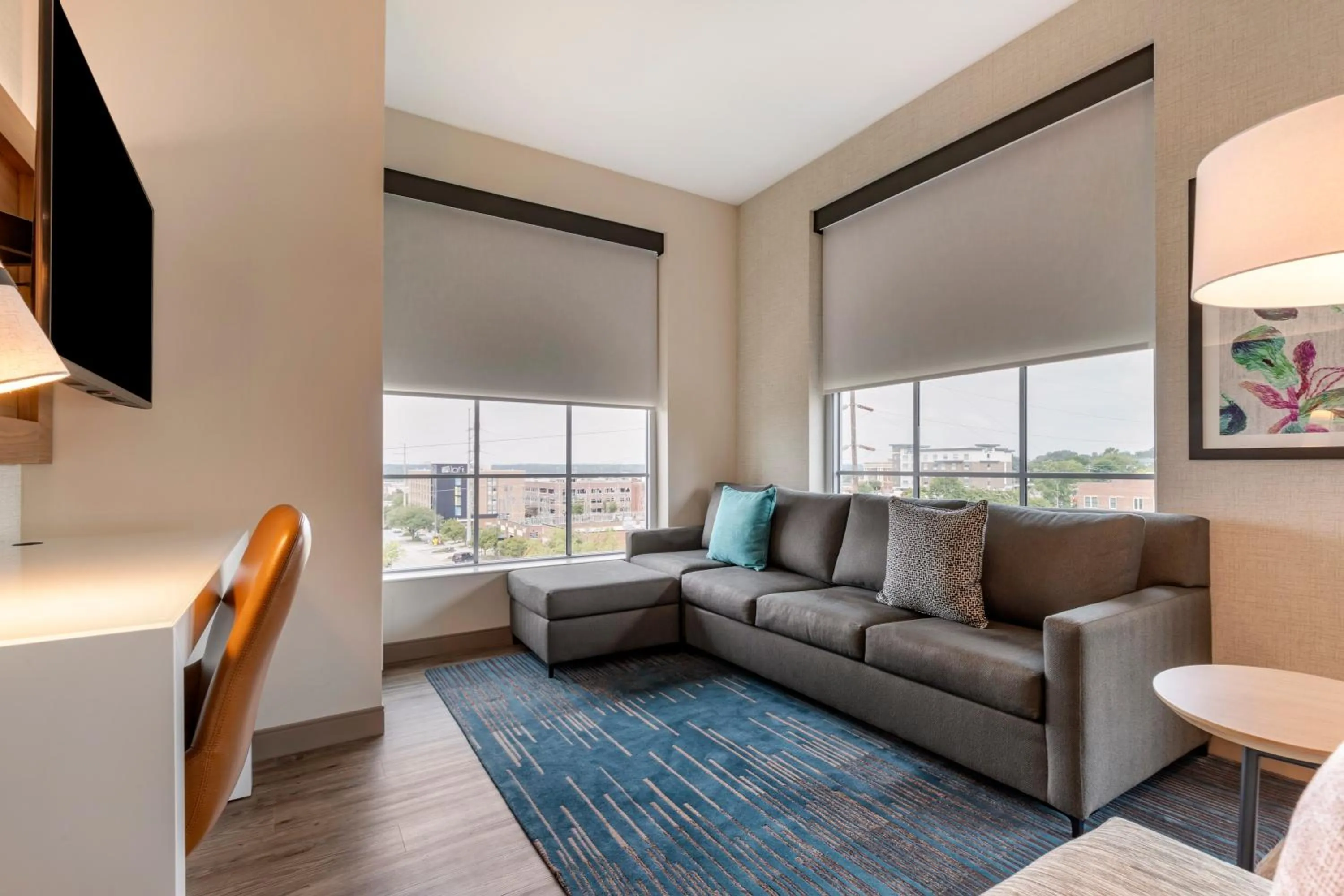 Seating area in Cambria Hotel Columbia Downtown the Vista