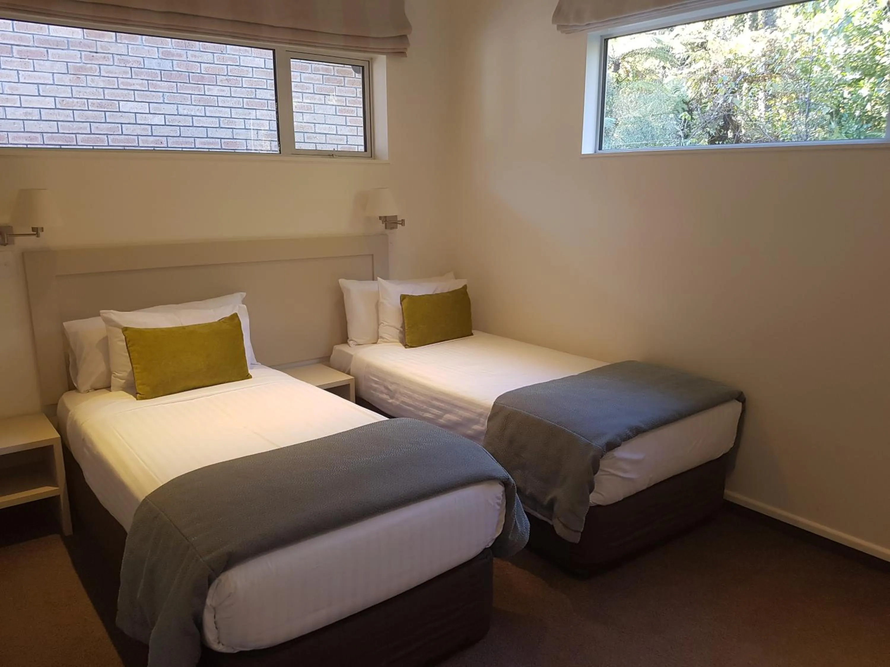 Bedroom, Bed in Aspen Court Franz Josef