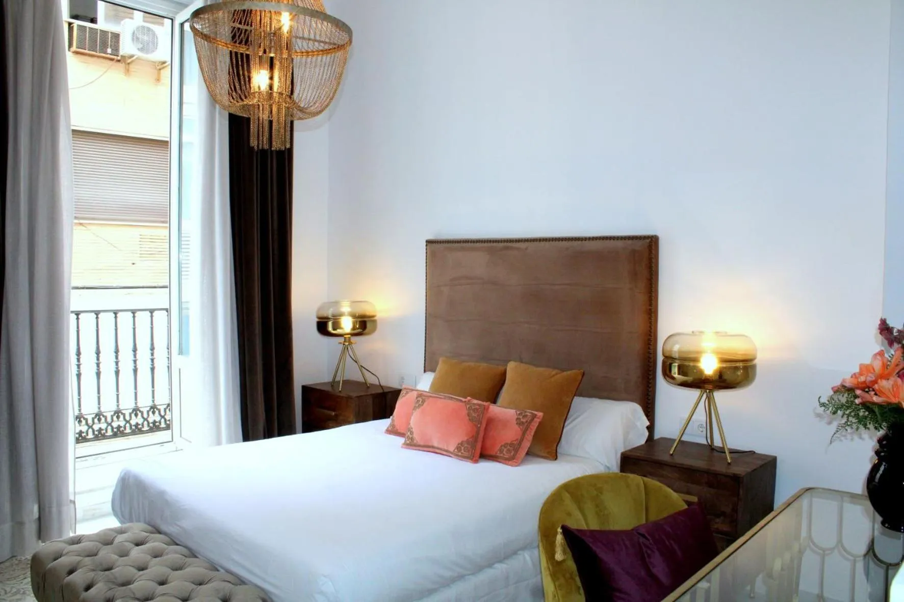 Bed in Hostal Roomsole