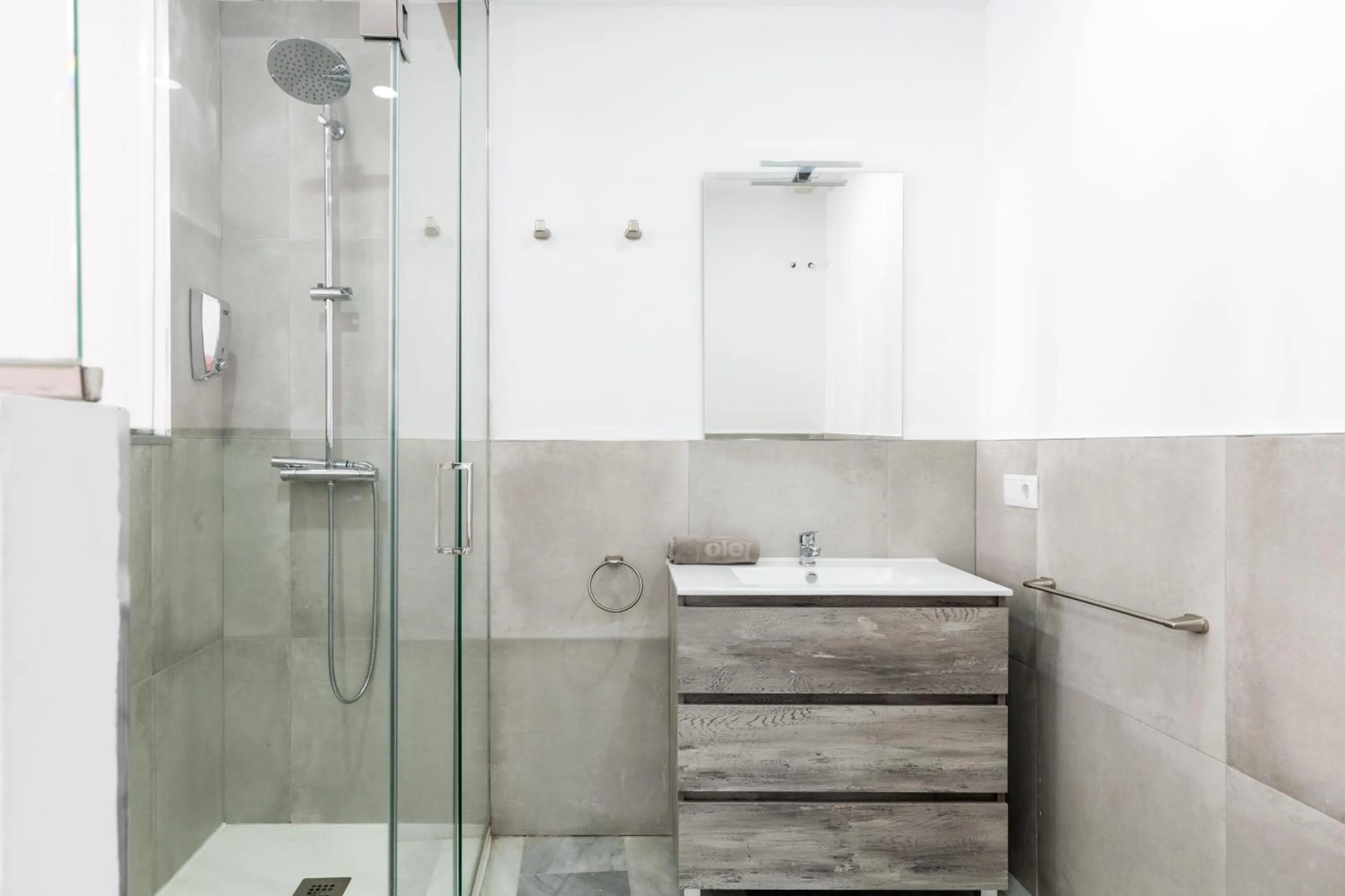 Bathroom in Hostal Roomsole