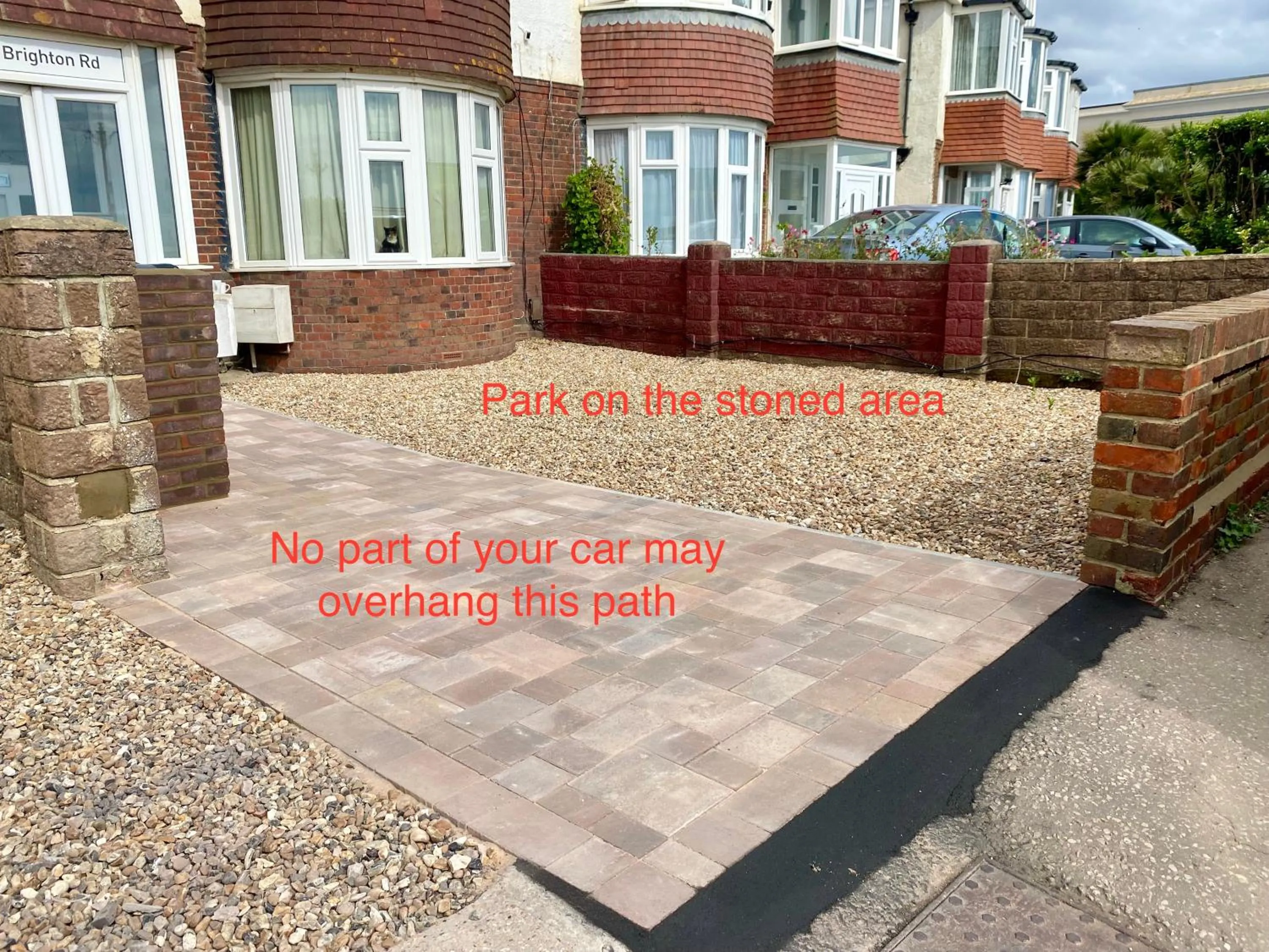 Property building in WORTHING BEACH 180 - 2 bed seafront apartment with private parking