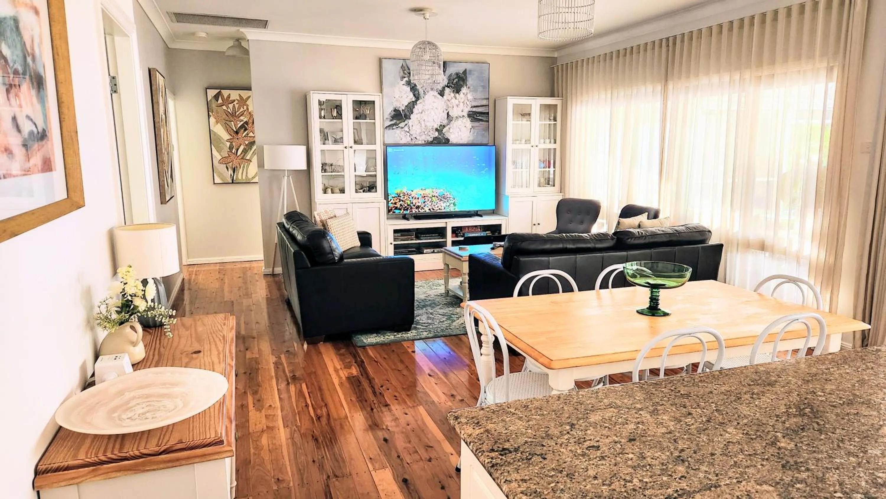 270 On Church - Entire Villa with Spacious Alfresco Area