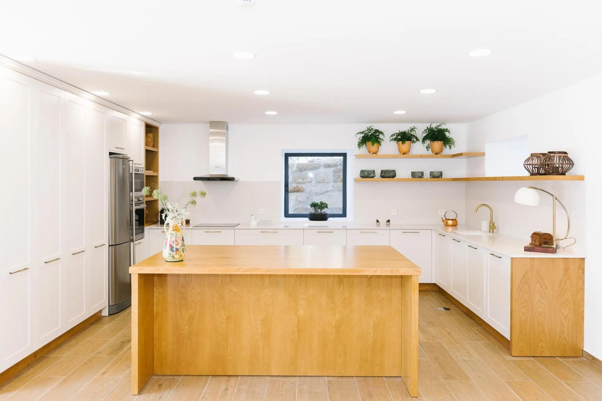 Communal kitchen in Casa Vieira Lobo