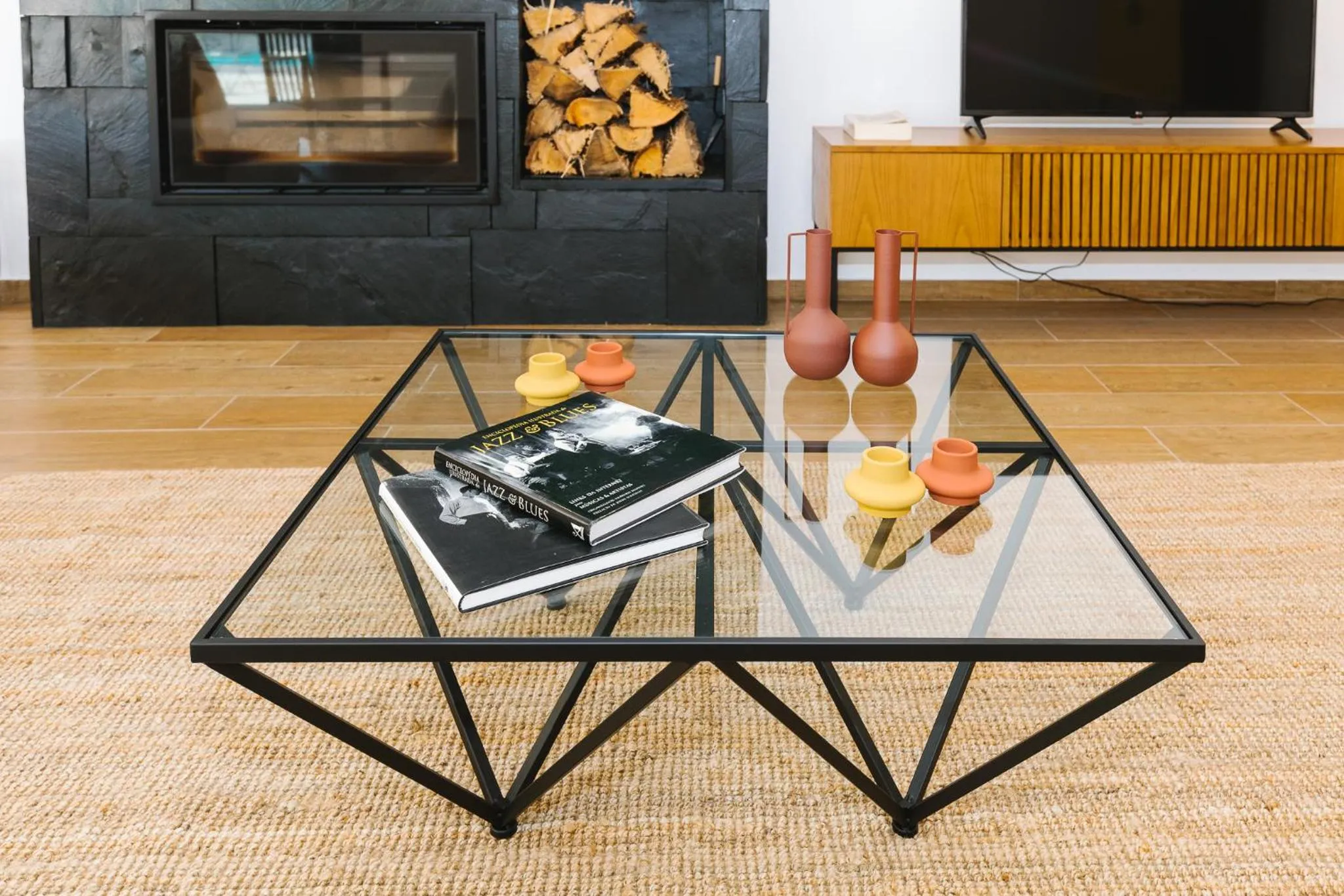 Communal lounge/ TV room in Casa Vieira Lobo