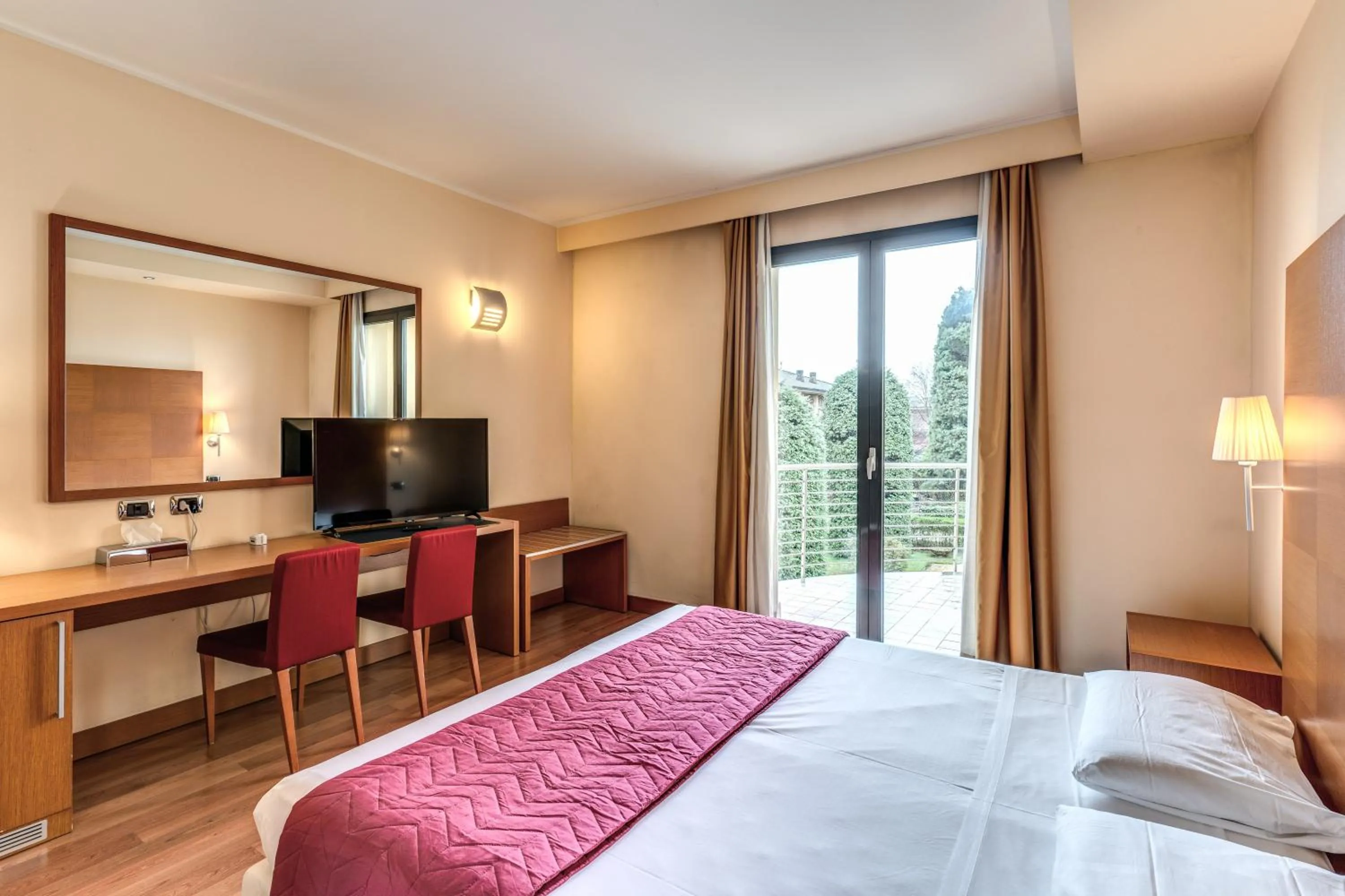 Bed in Luna Hotel Lago Maggiore Arona