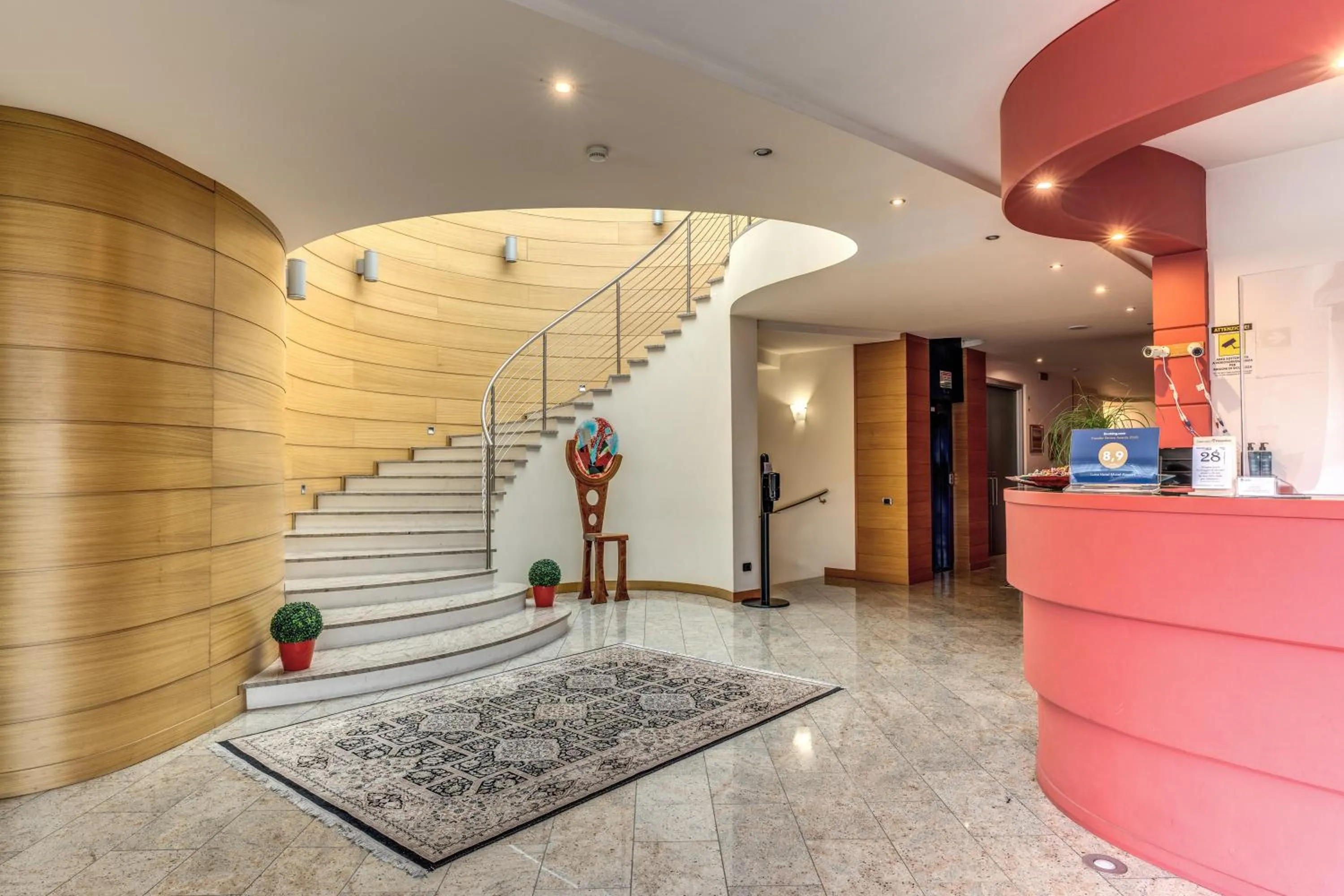 Lobby or reception in Luna Hotel Lago Maggiore Arona