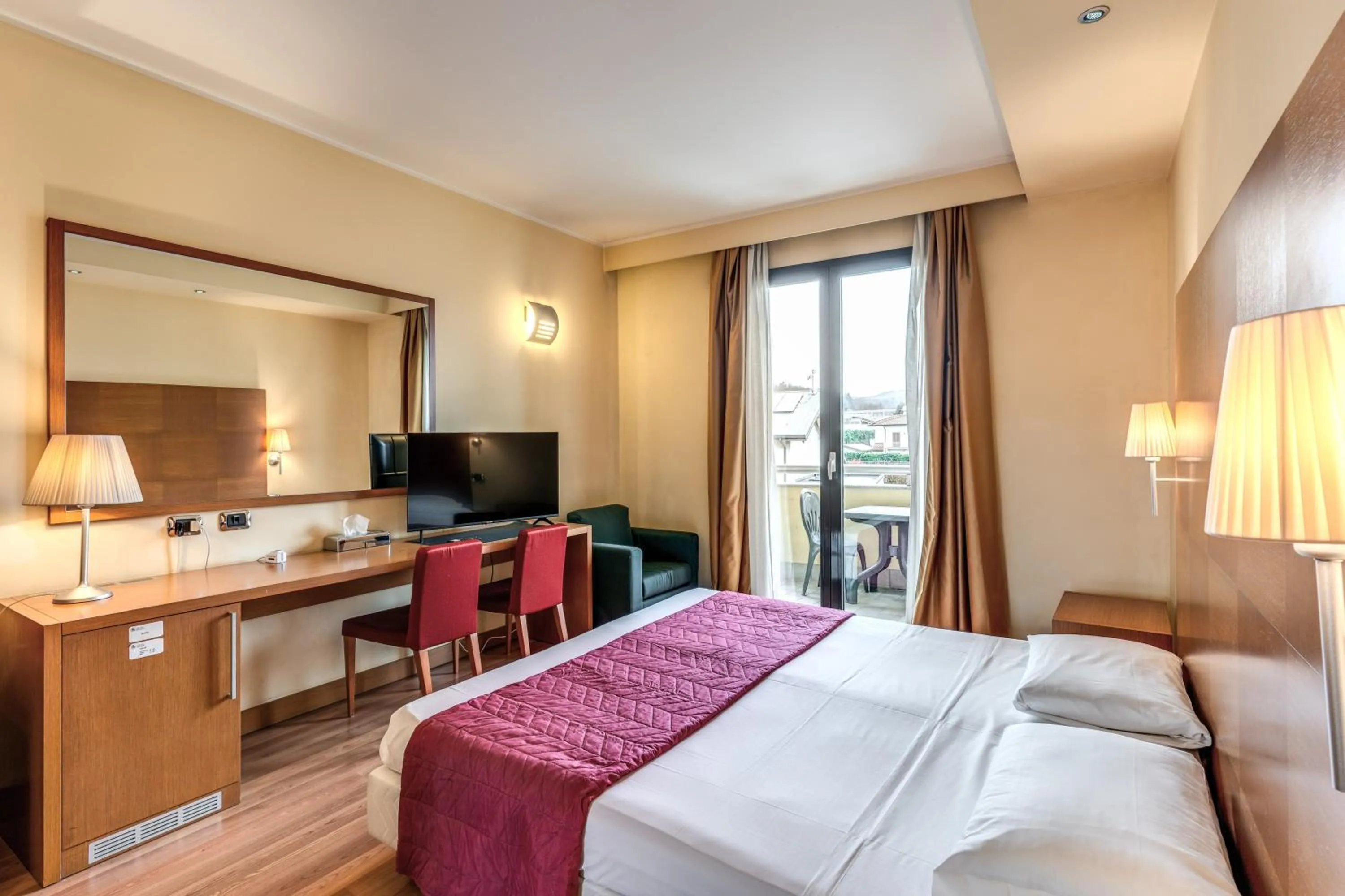 Bed in Luna Hotel Lago Maggiore Arona