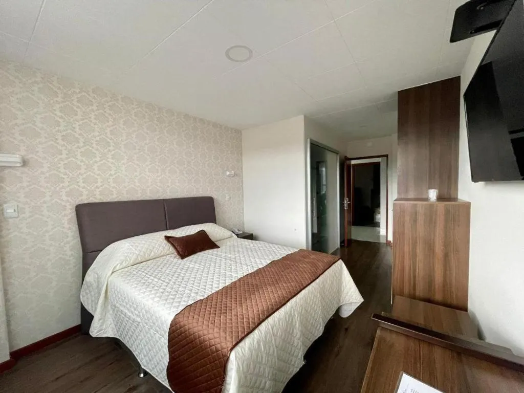 Photo of the whole room, Bed in Novum Hotel