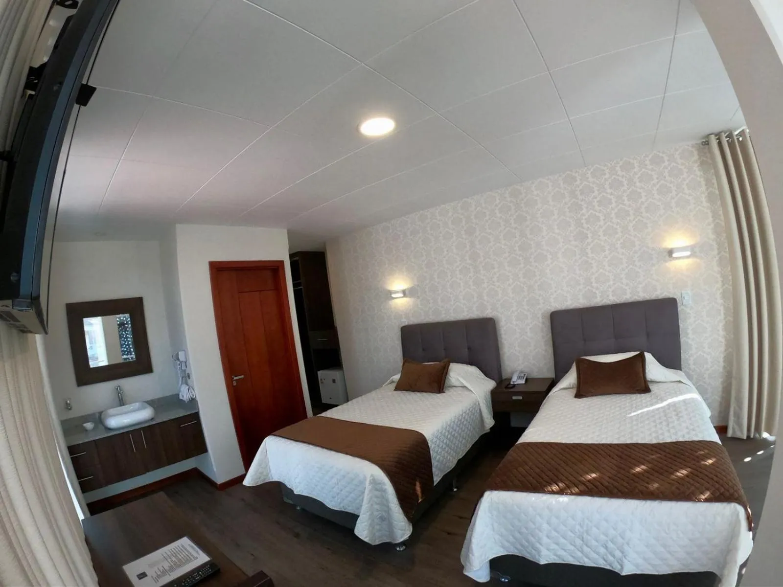 Photo of the whole room, Bed in Novum Hotel