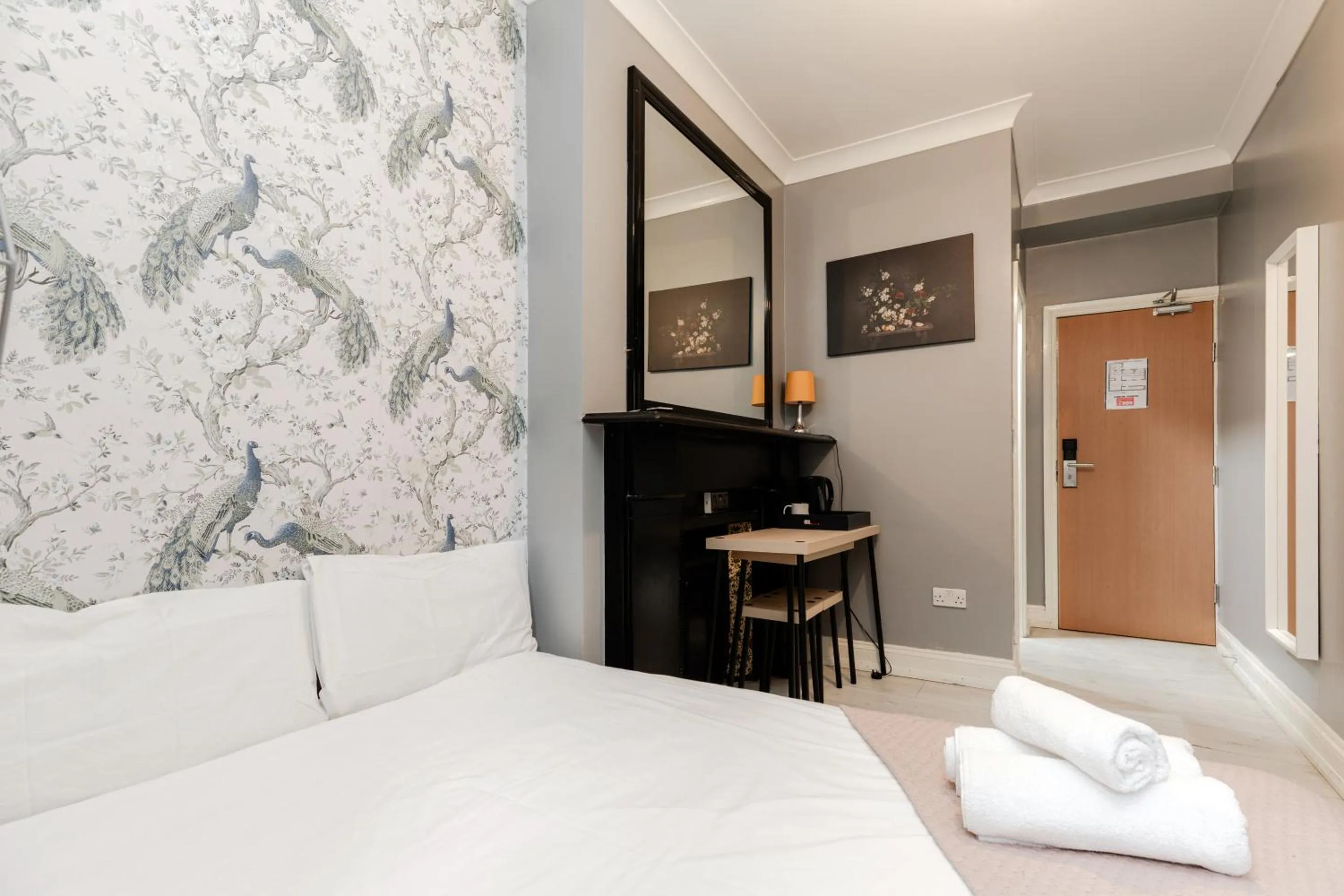 Bedroom, Bed in Orlando hotel