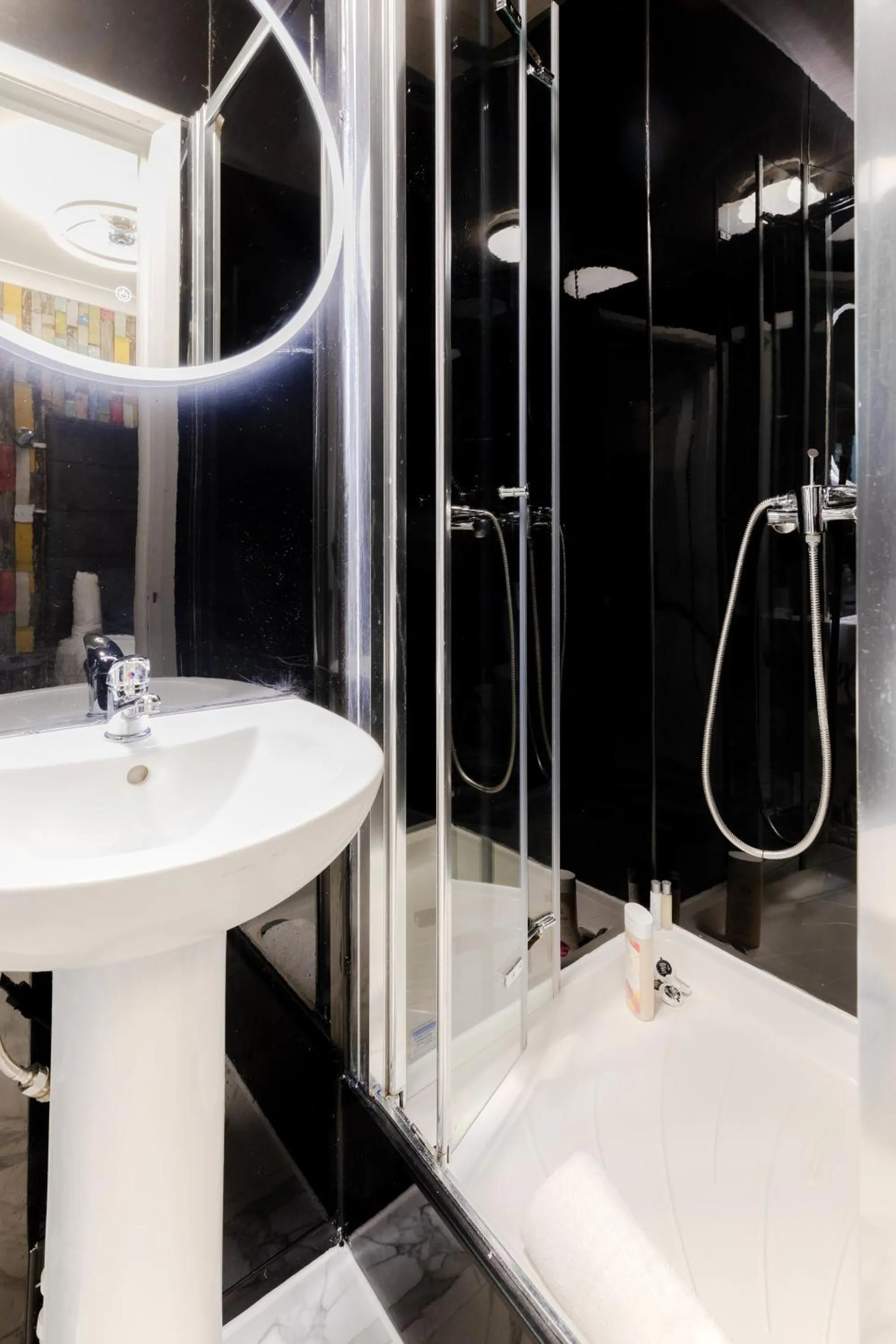 Bedroom in Orlando hotel