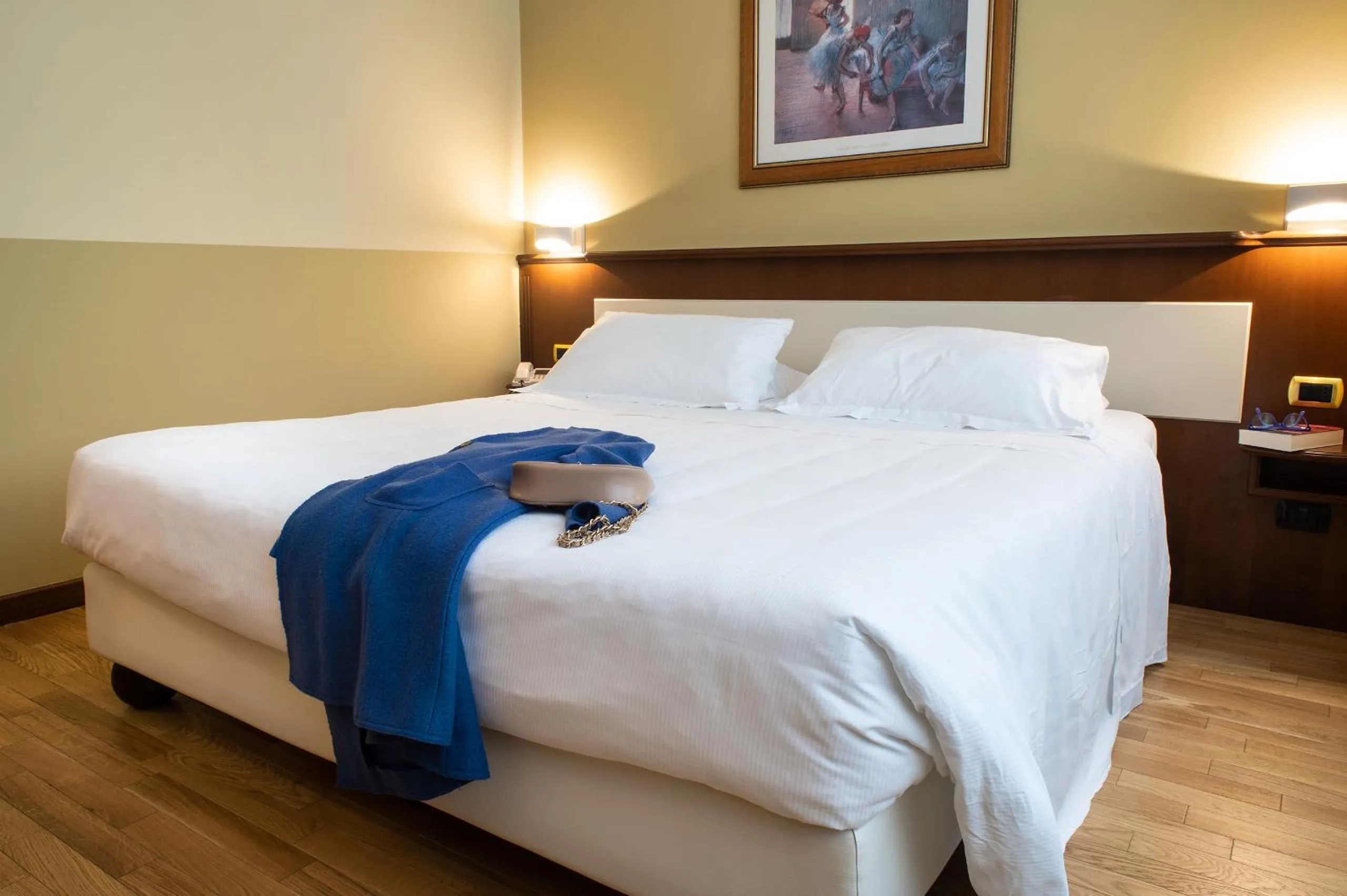 Photo of the whole room, Bed in Hotel Alga