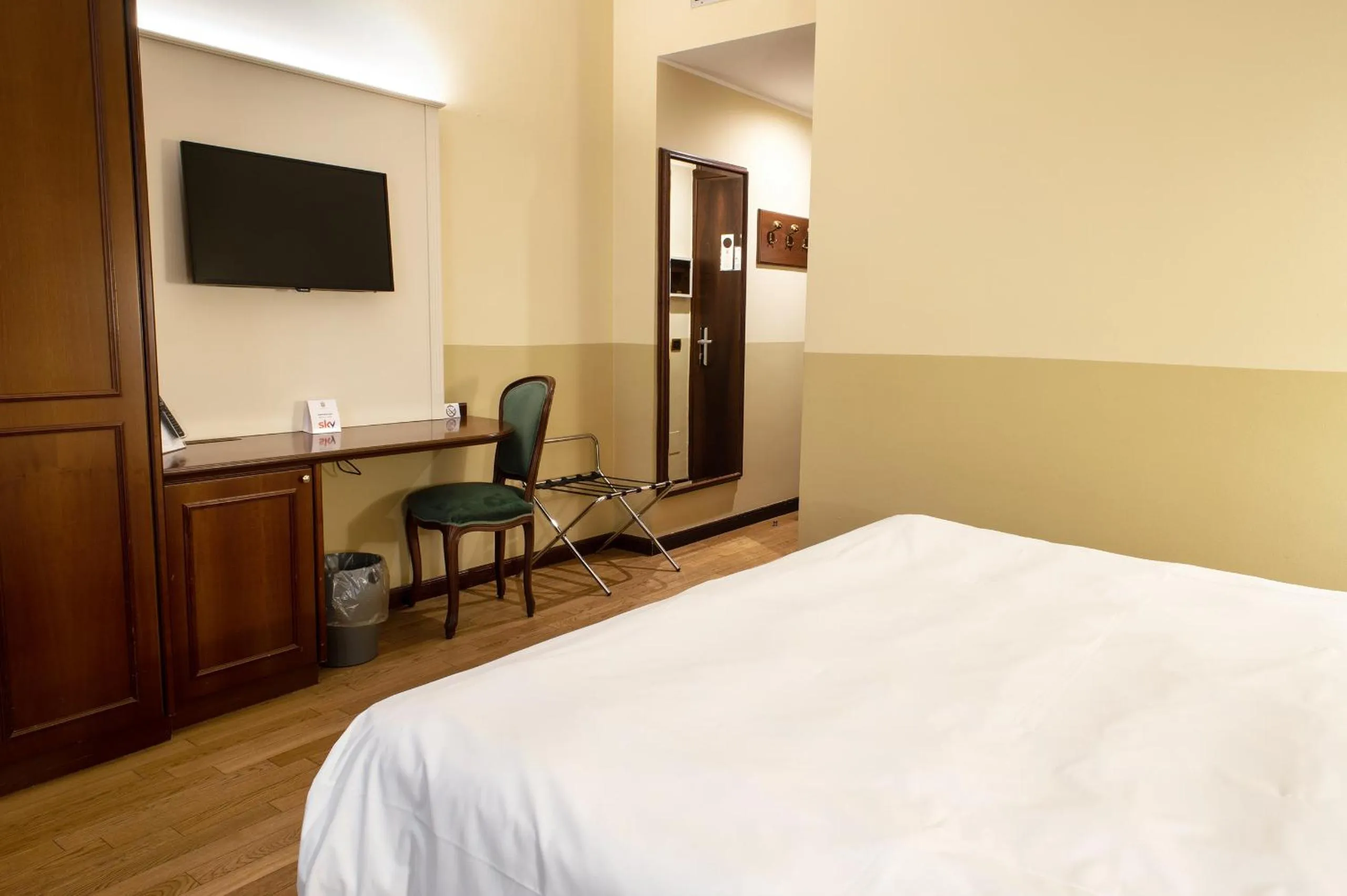 Bedroom, Bed in Hotel Alga