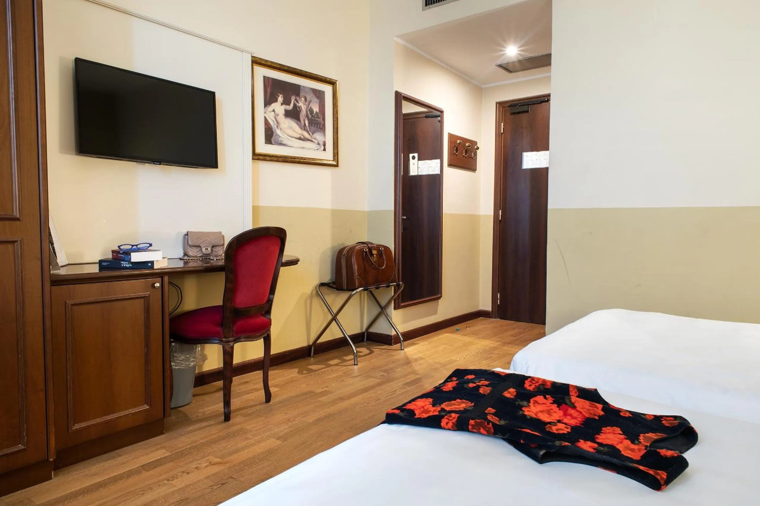 Photo of the whole room, Bed in Hotel Alga