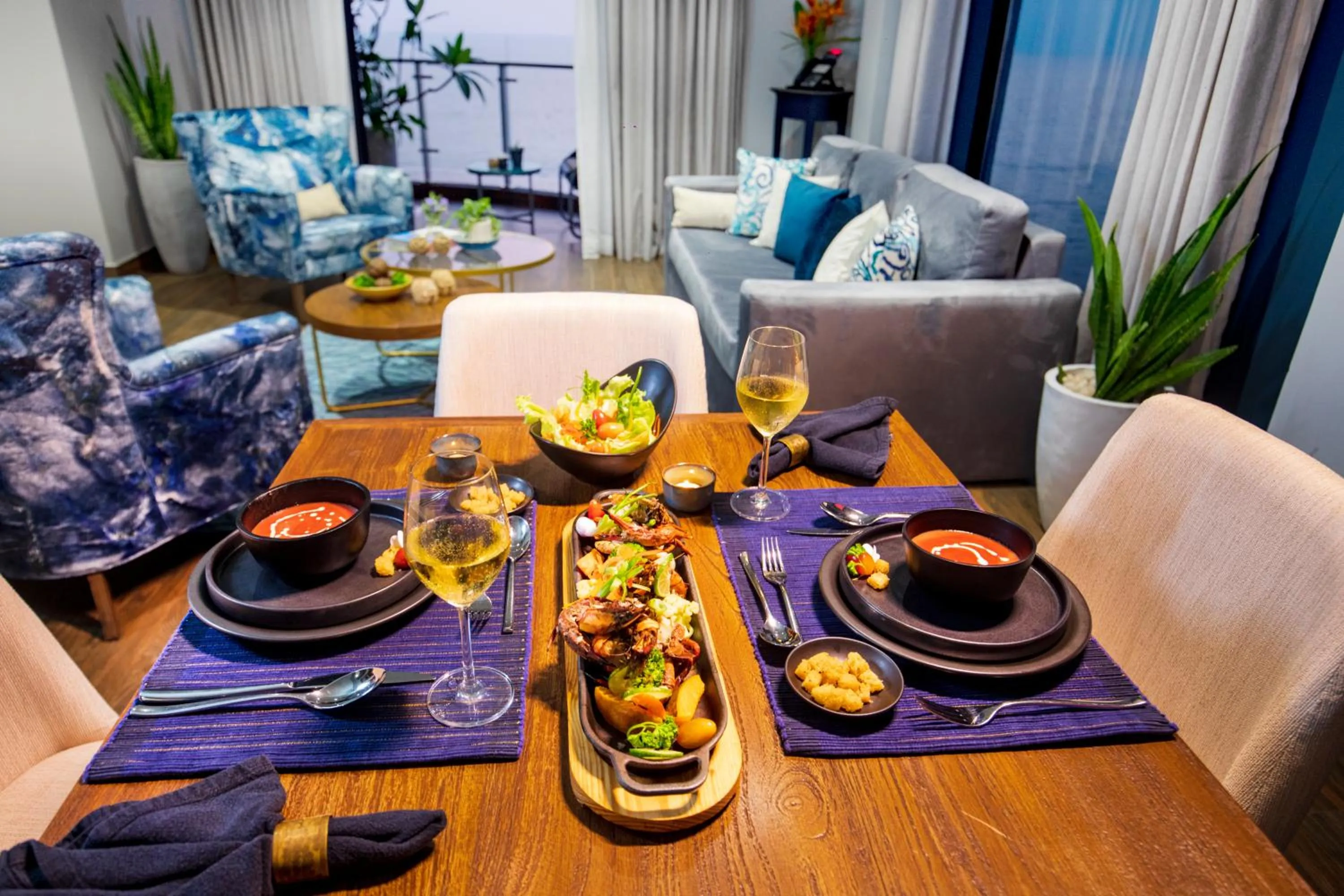 Food and drinks in MaRadha Colombo