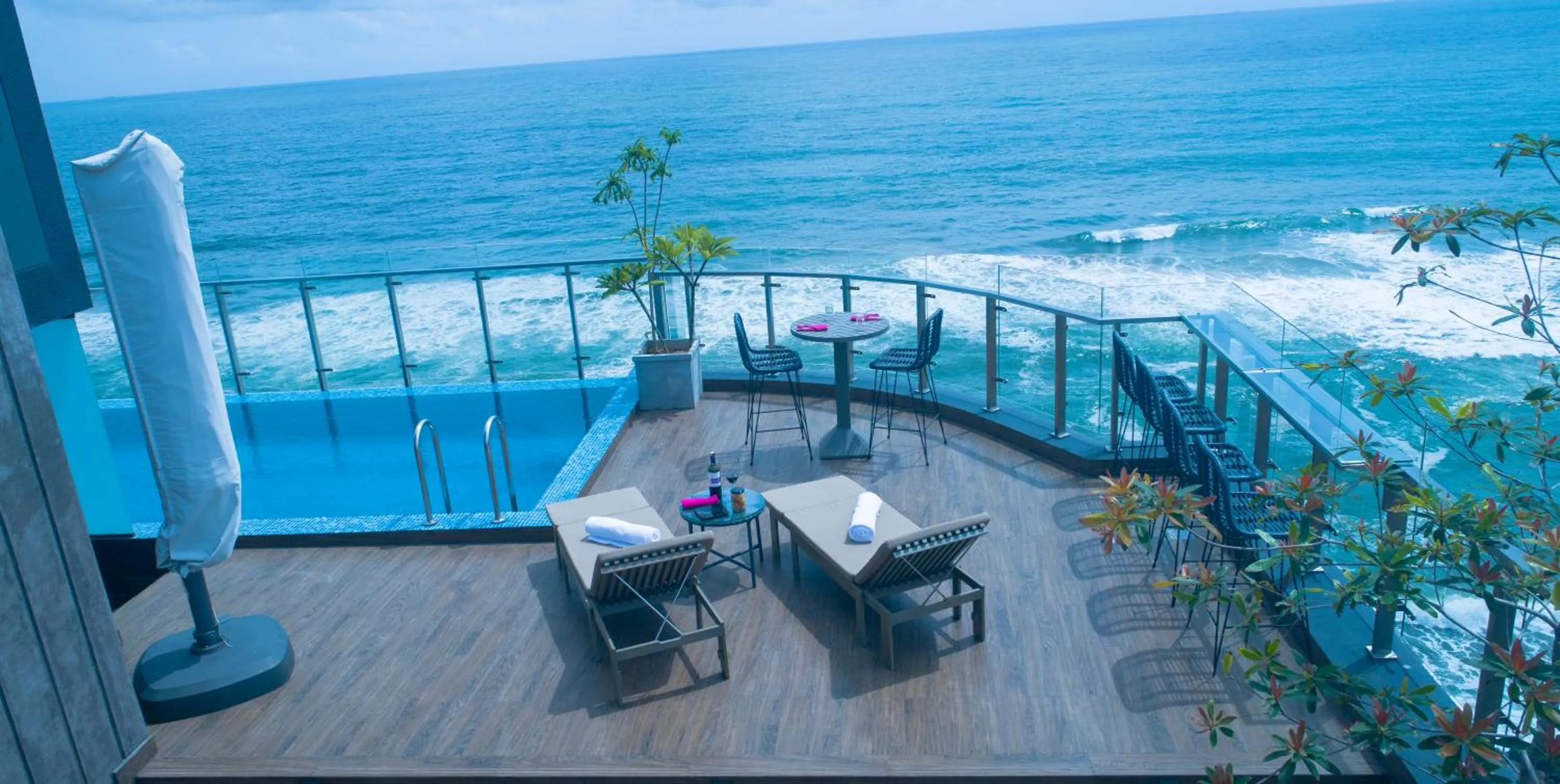 Restaurant/places to eat in MaRadha Colombo