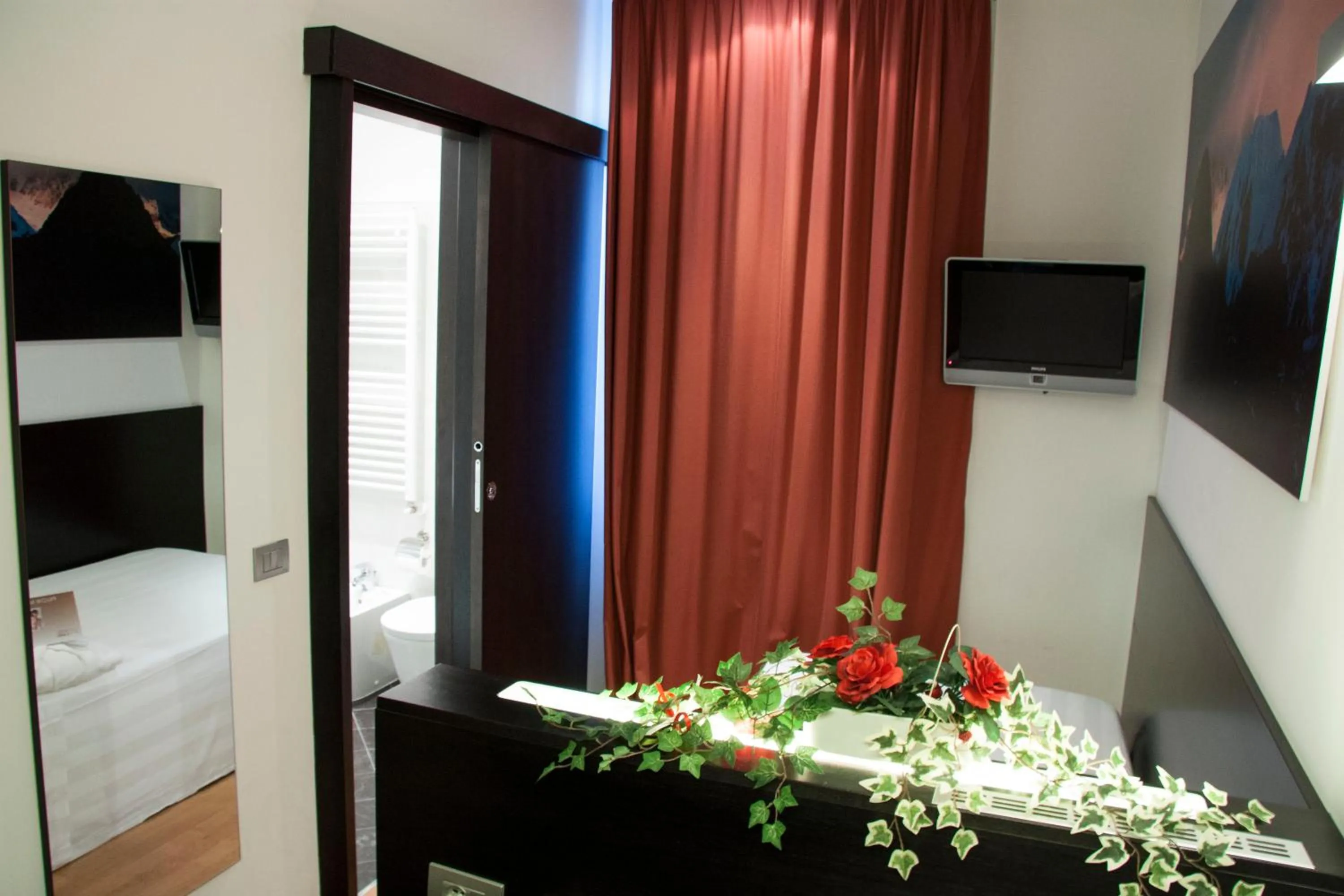 TV and multimedia in Card International Hotel