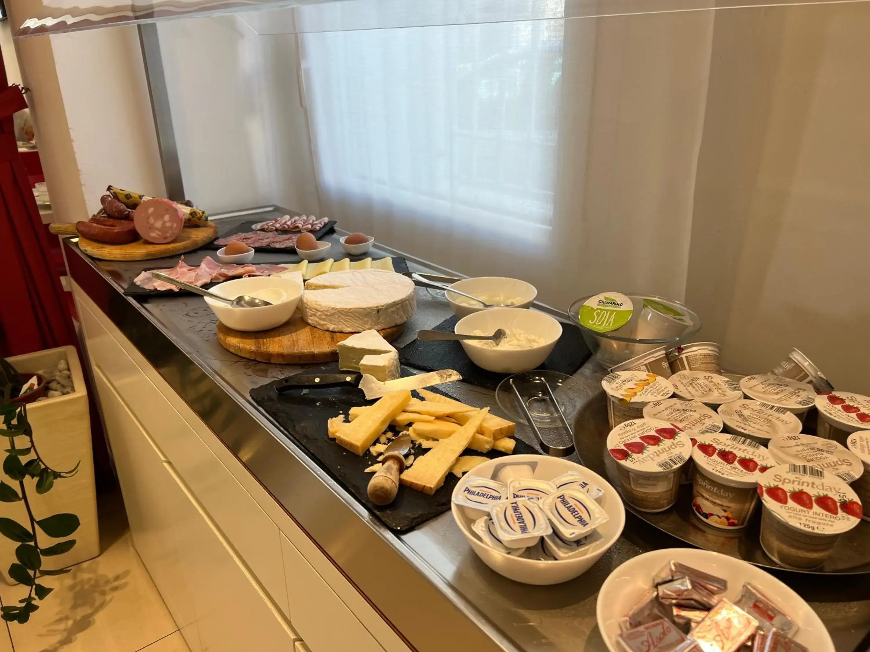 Breakfast in Card International Hotel Breakfast in Card International Hotel