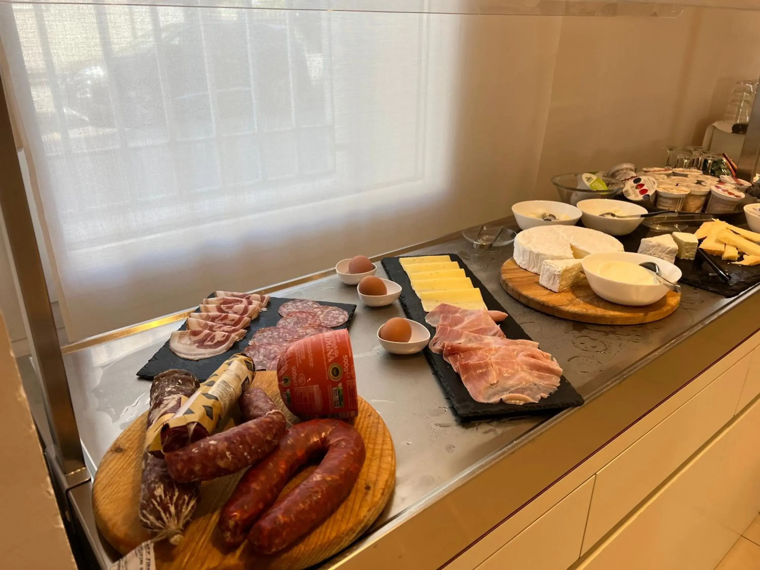 Breakfast in Card International Hotel Breakfast in Card International Hotel