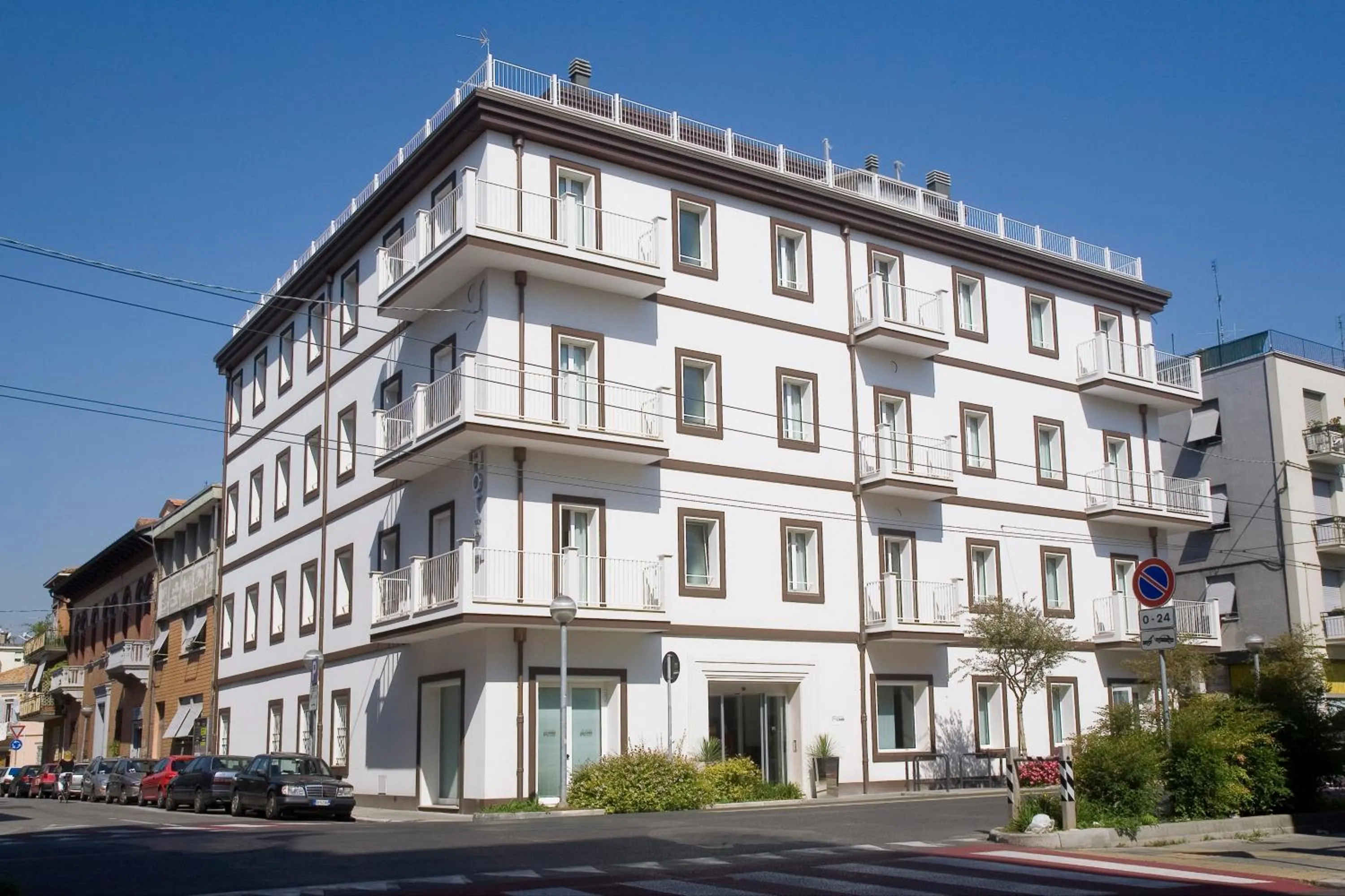 Facade/entrance in Card International Hotel
