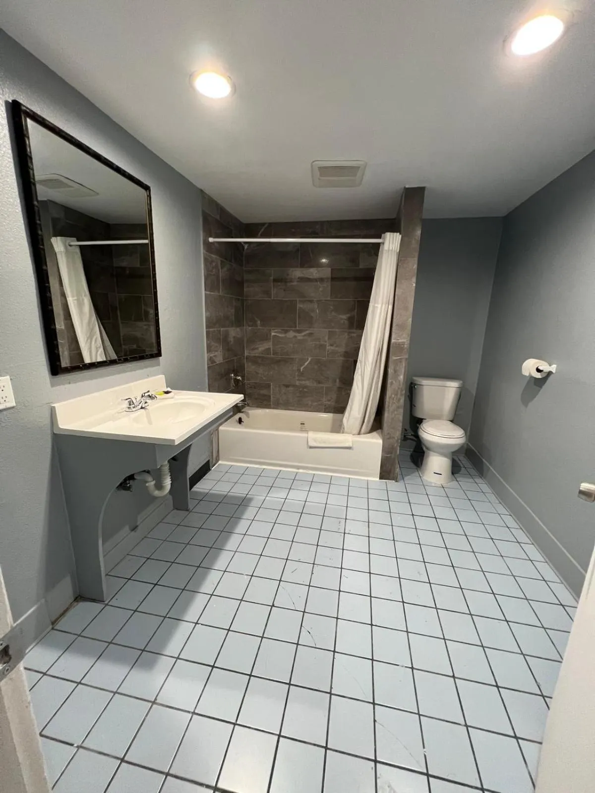 Bathroom in Cornett Motel